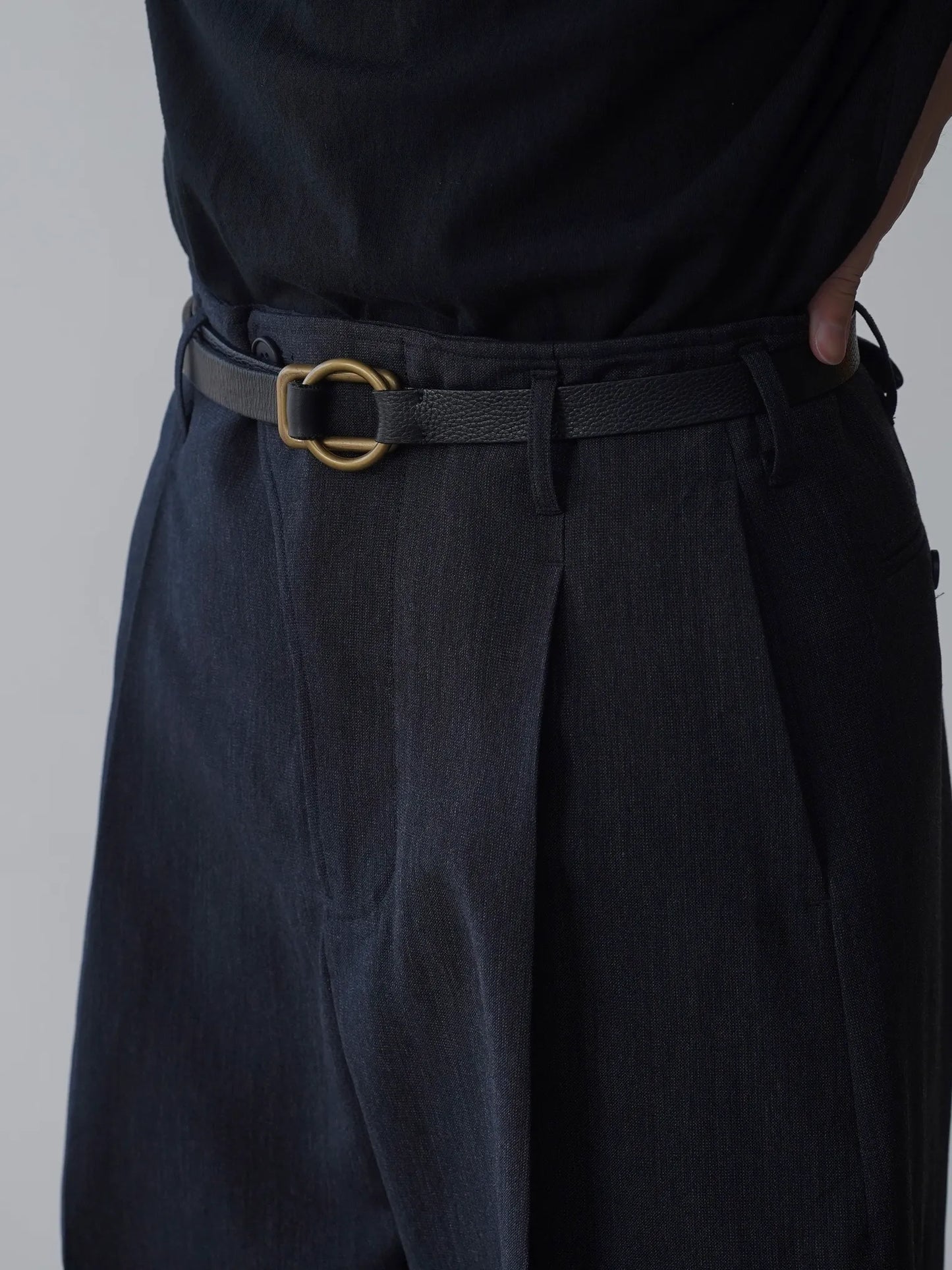 山内-ウール-和紙-サイドシームレスワンタックパンツ-charcoal-black-13