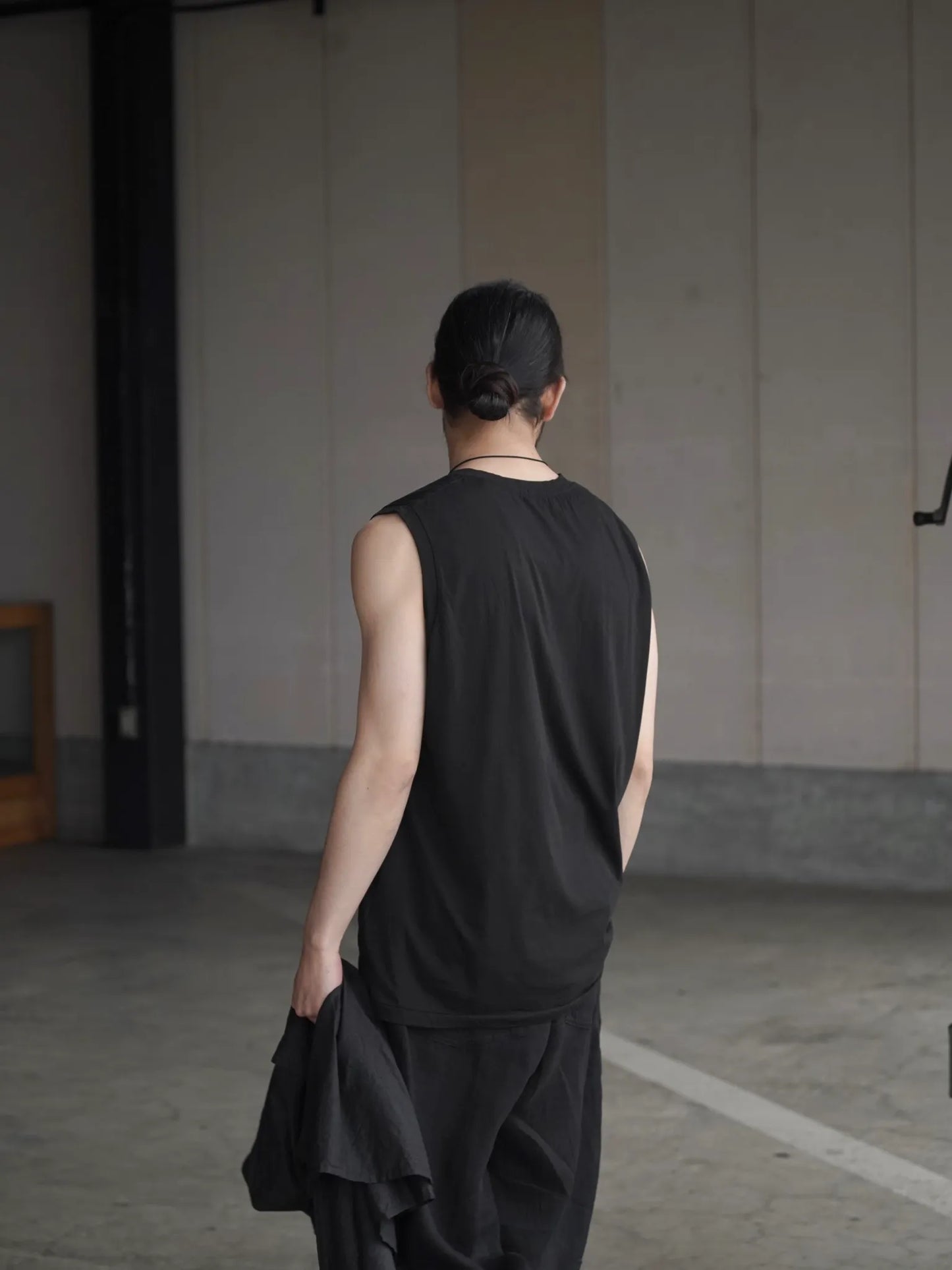 COMOLI | THIN コットン ノースリーブ BLACK