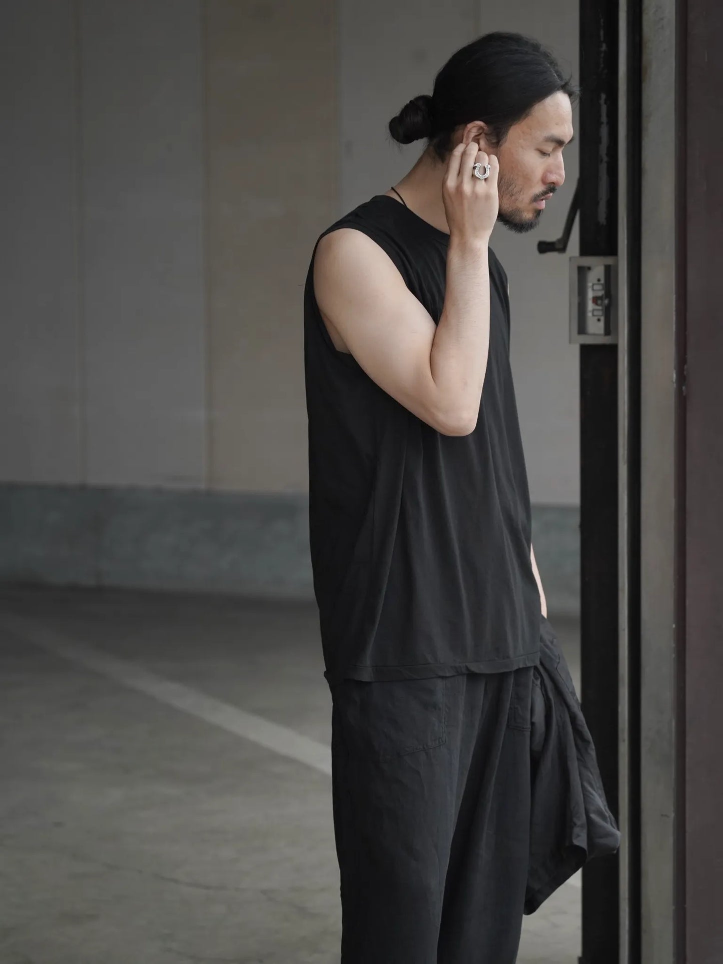 COMOLI | THIN コットン ノースリーブ BLACK