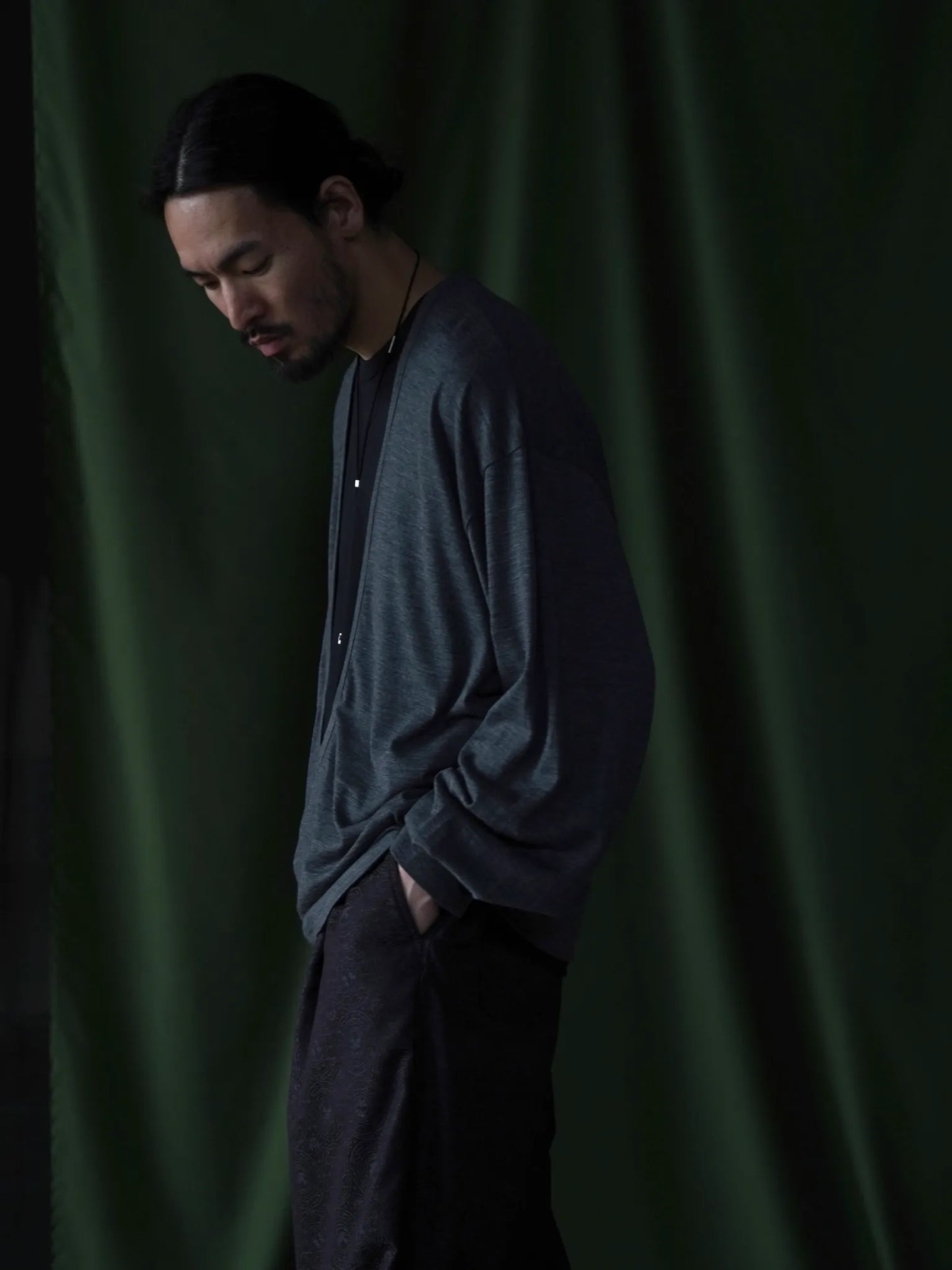 nonnotte-drape-u-pullover-with-cuff-sleeve-charcoal-3