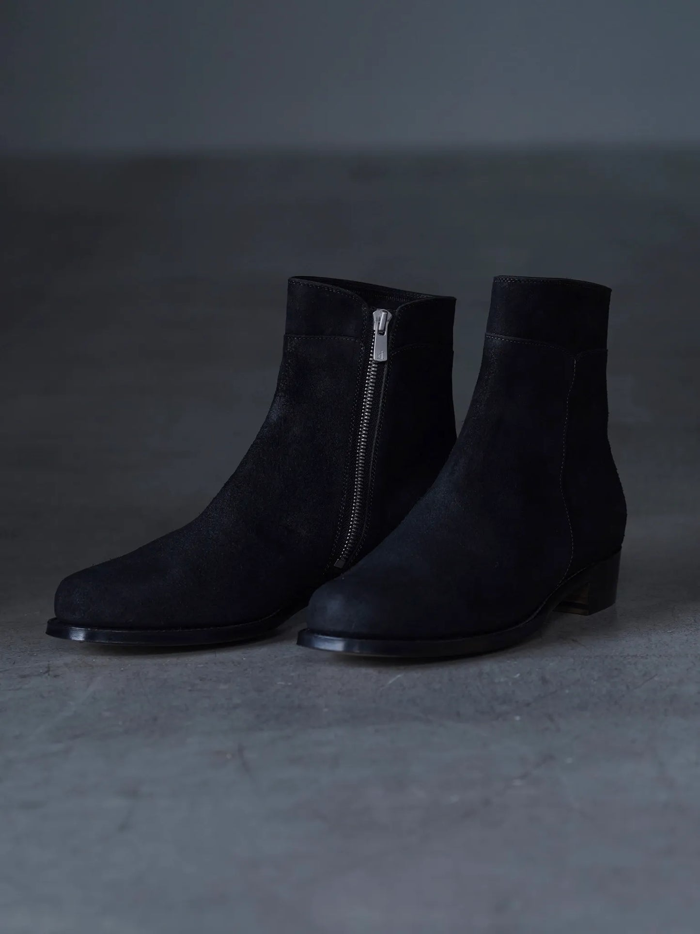 Post Production | Side Zip Boots [Waxed Ezojika Suede] Black