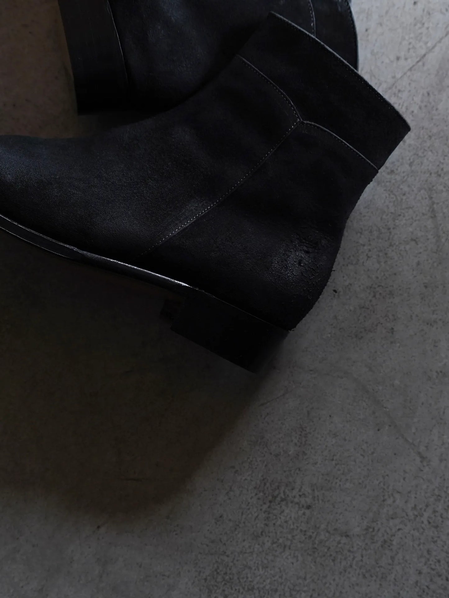 Post Production | Side Zip Boots [Waxed Ezojika Suede] Black