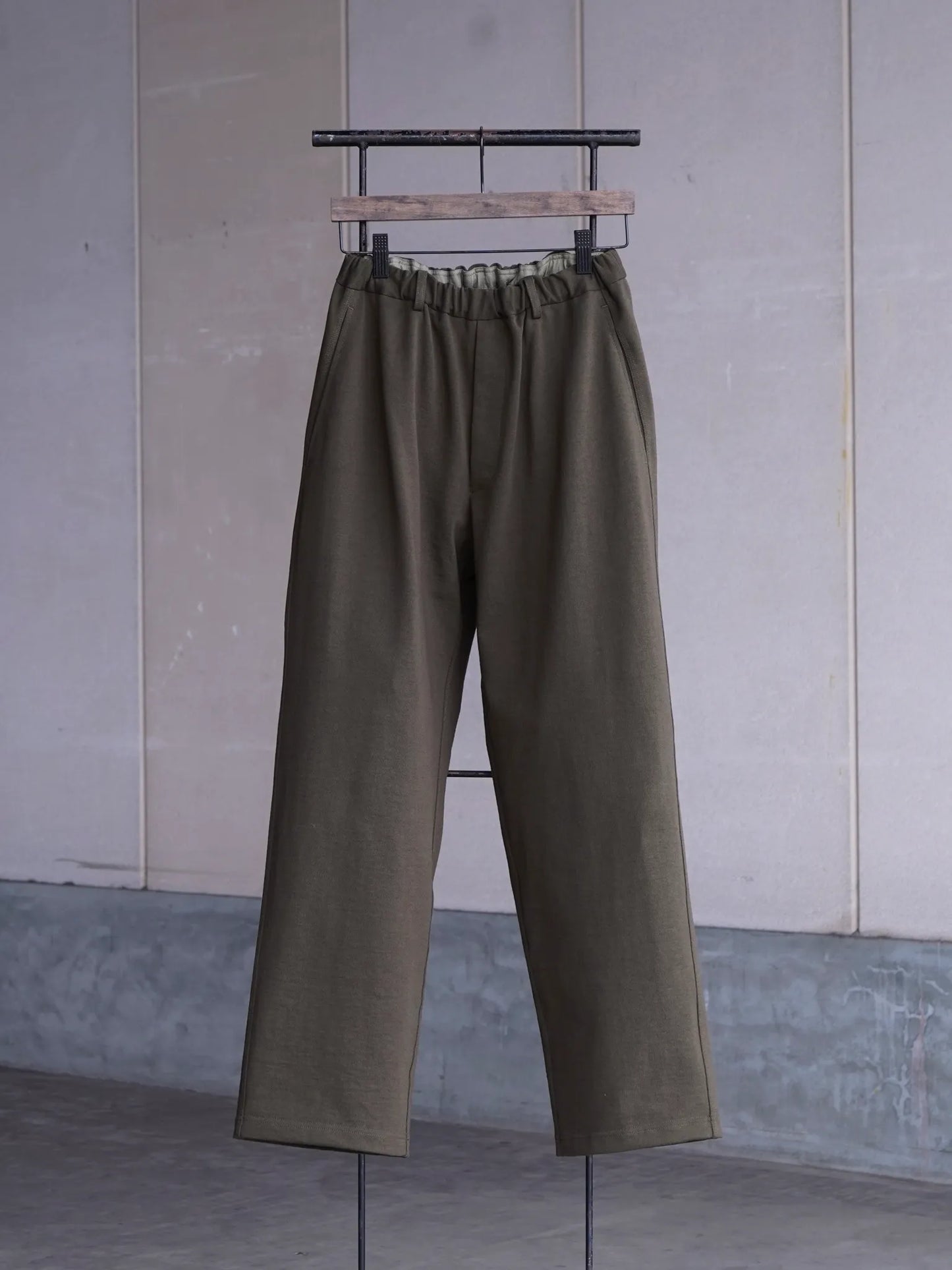 WONDER ROOM | The Step OLIVE