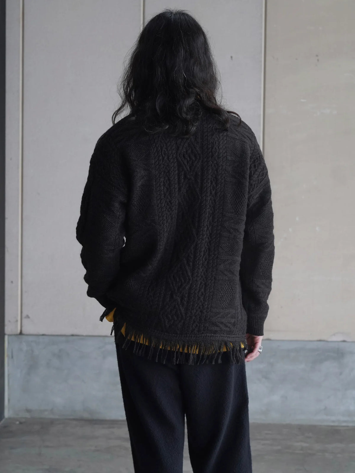 SARTO | WOOL CABLE FRINGE CARDIGAN DARK BROWN