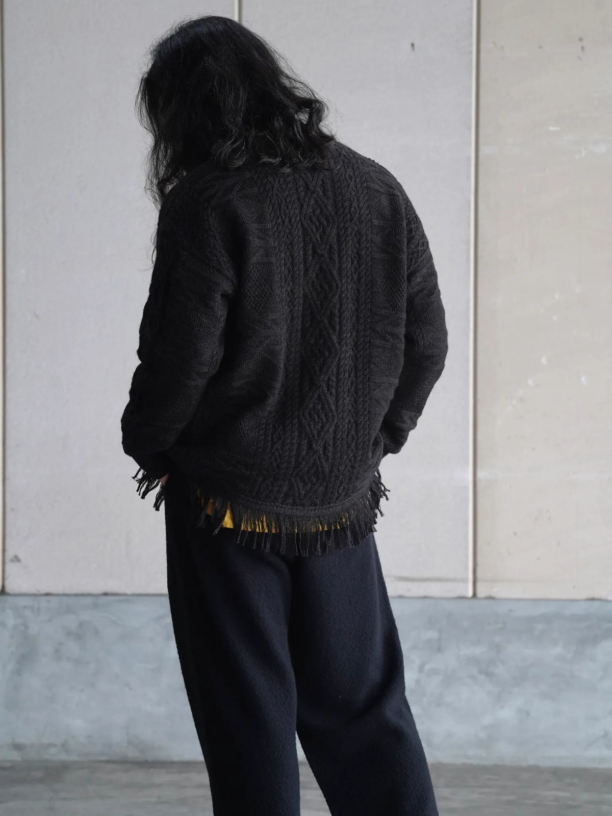 SARTO | WOOL CABLE FRINGE CARDIGAN DARK BROWN