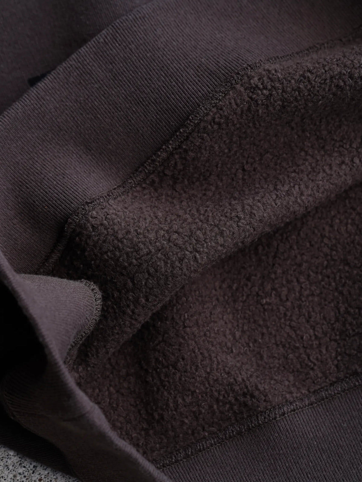 SARTO | COTTON LOOP WHEEL FILM DIRECTOR CREW NECK L/S DARK BROWN