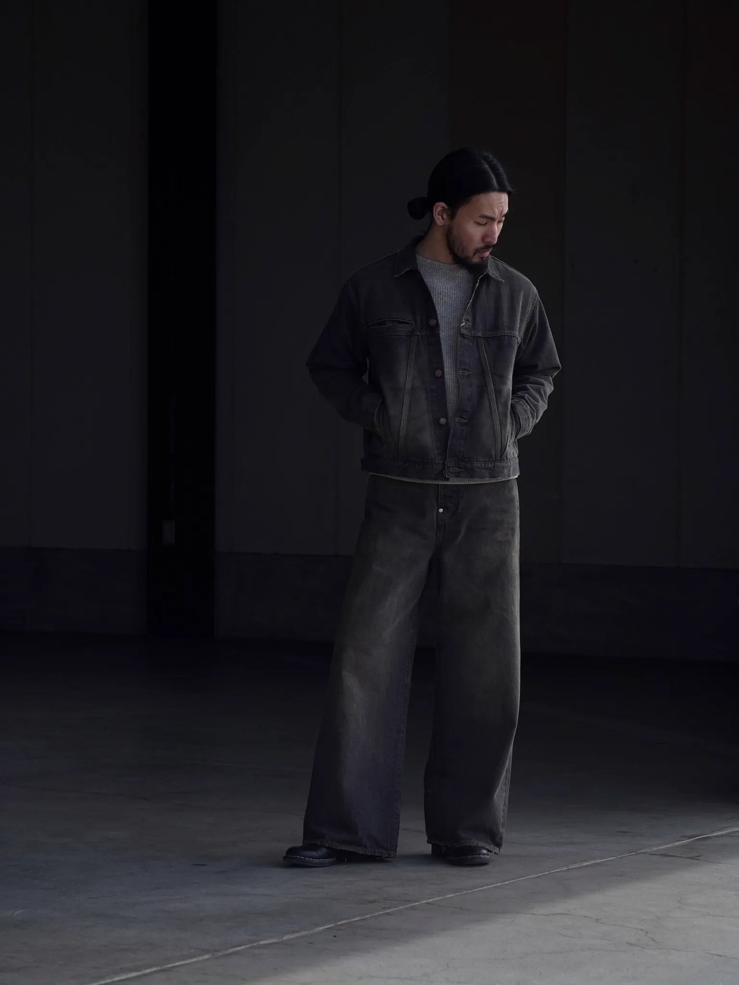 daisuke tanabe | coffee black denim trousers_dstryd destroyed