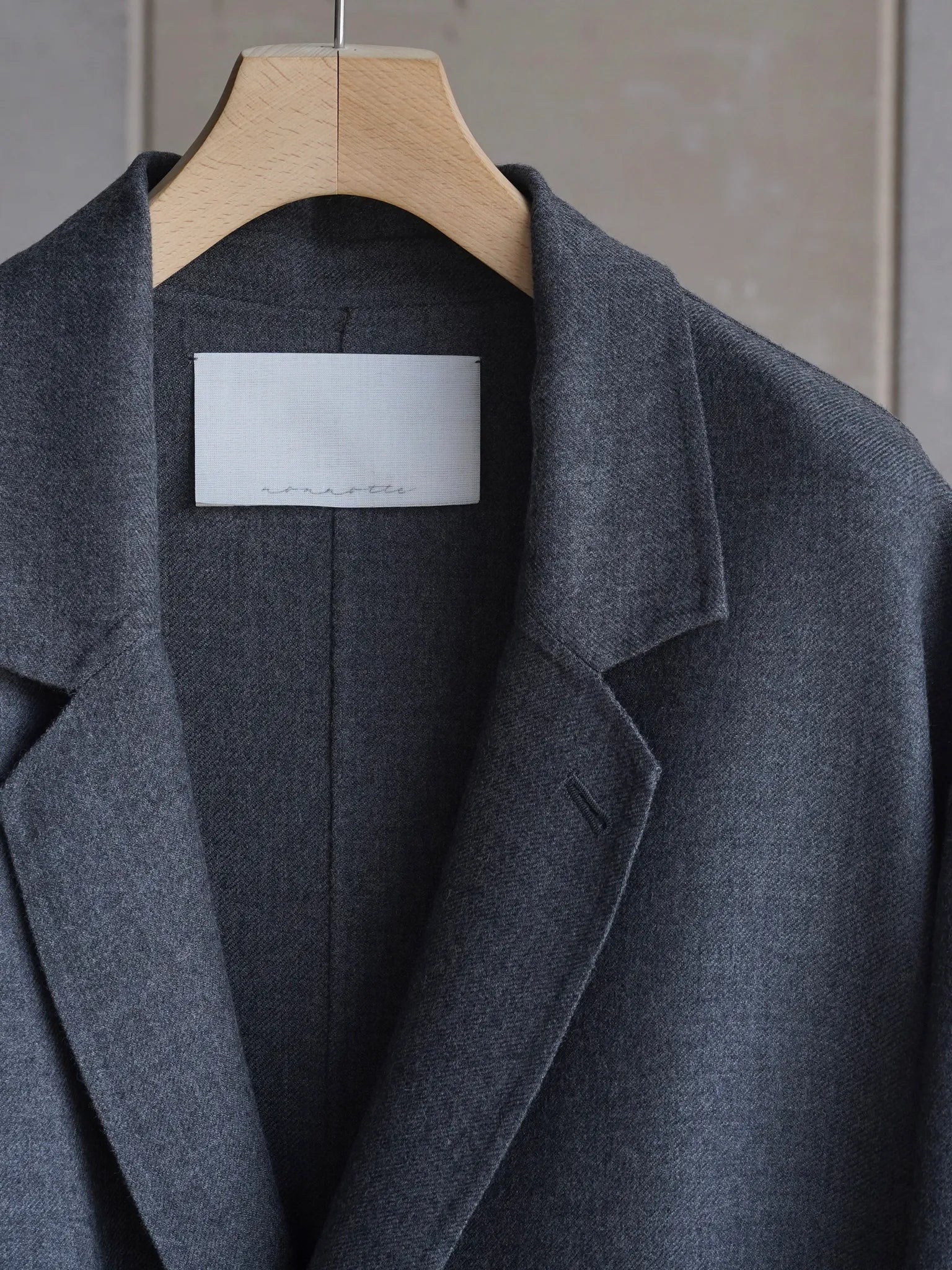 nonnotte-drapinig-gown-overcoat-charcoal-top-5