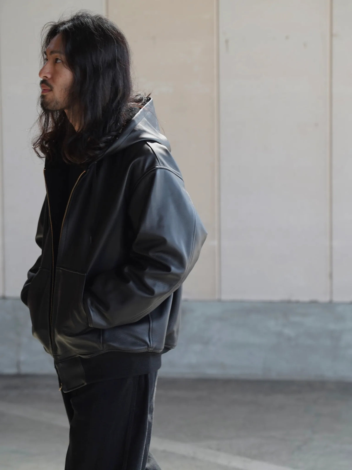 COMOLI | カーフスキン ジップパーカ BLACK