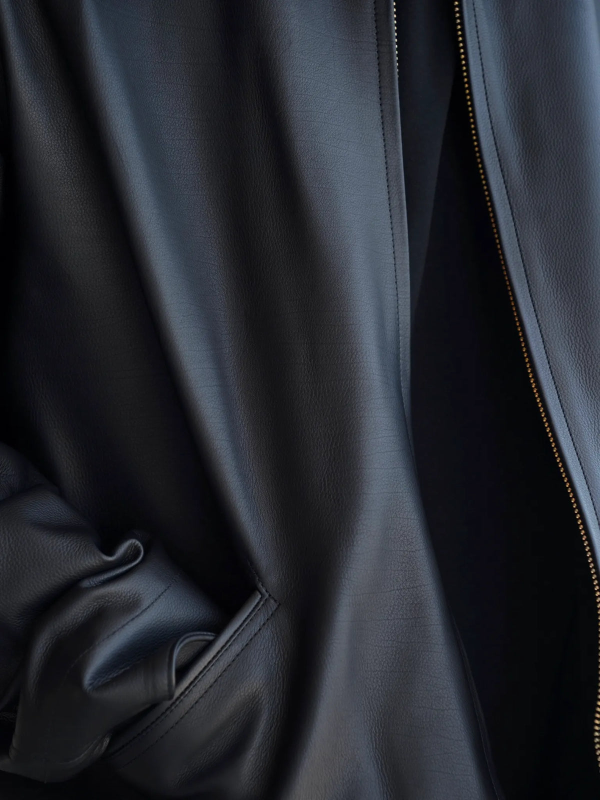 COMOLI | カーフスキン ジップショートジャケット BLACK