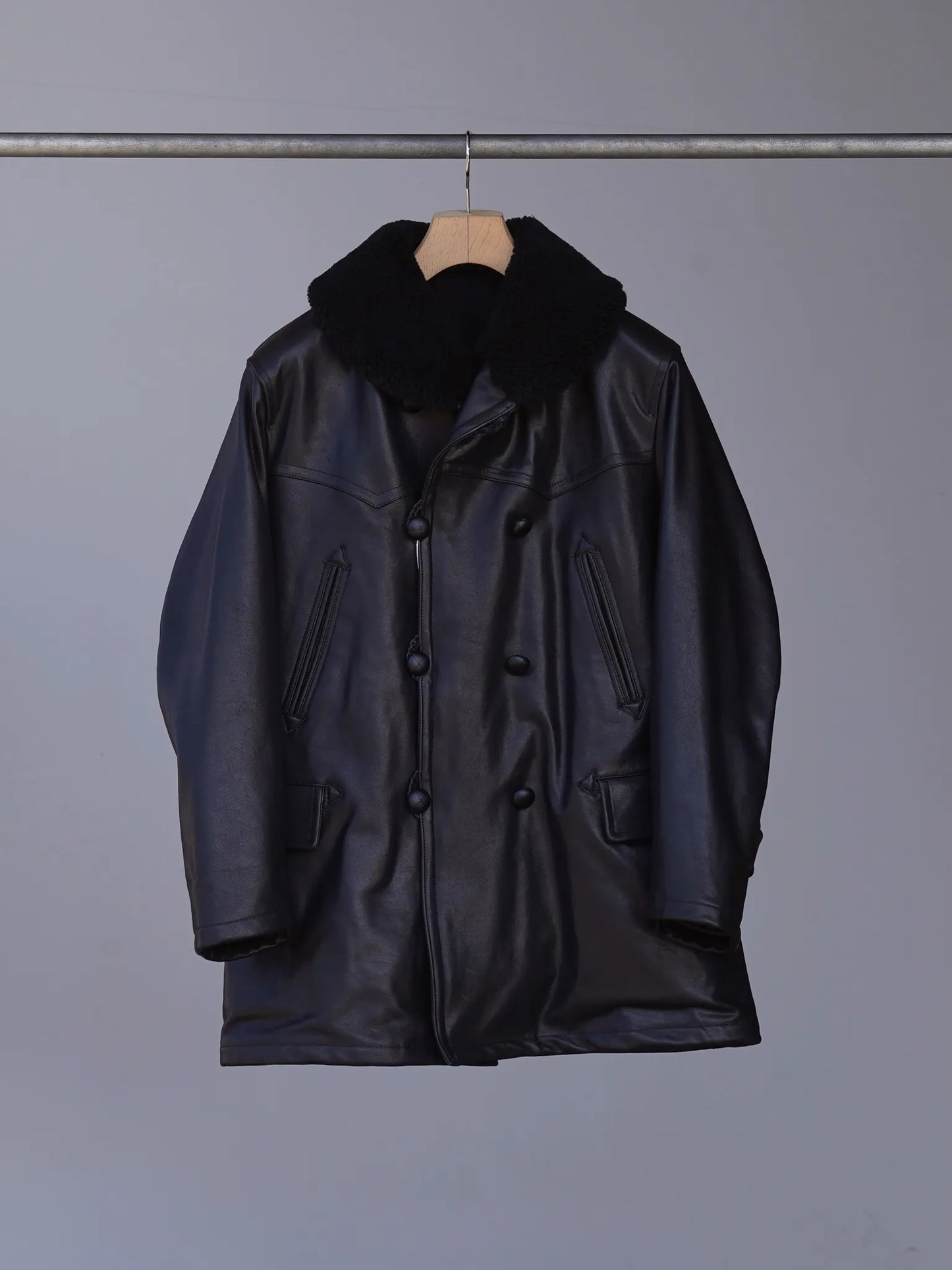 COMOLI | ラムレザー カナディアンコート BLACK