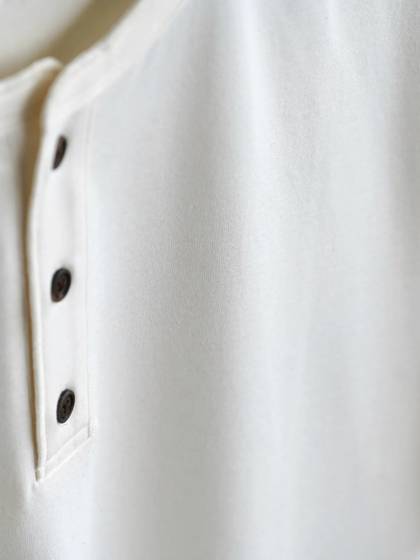 calmlence-henley-neck-ss-t-shirt-owht-3