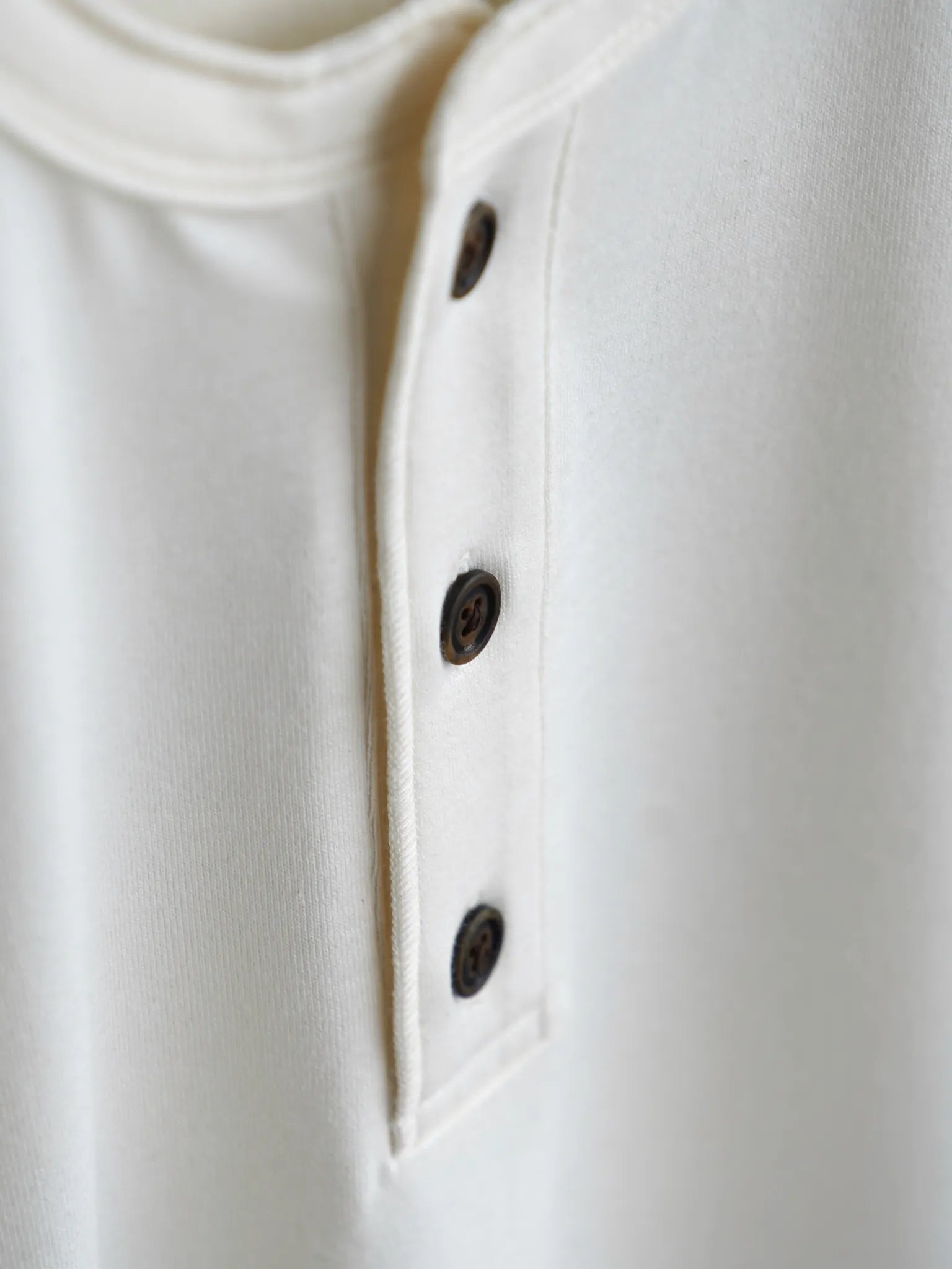 calmlence-henley-neck-ss-t-shirt-owht-6