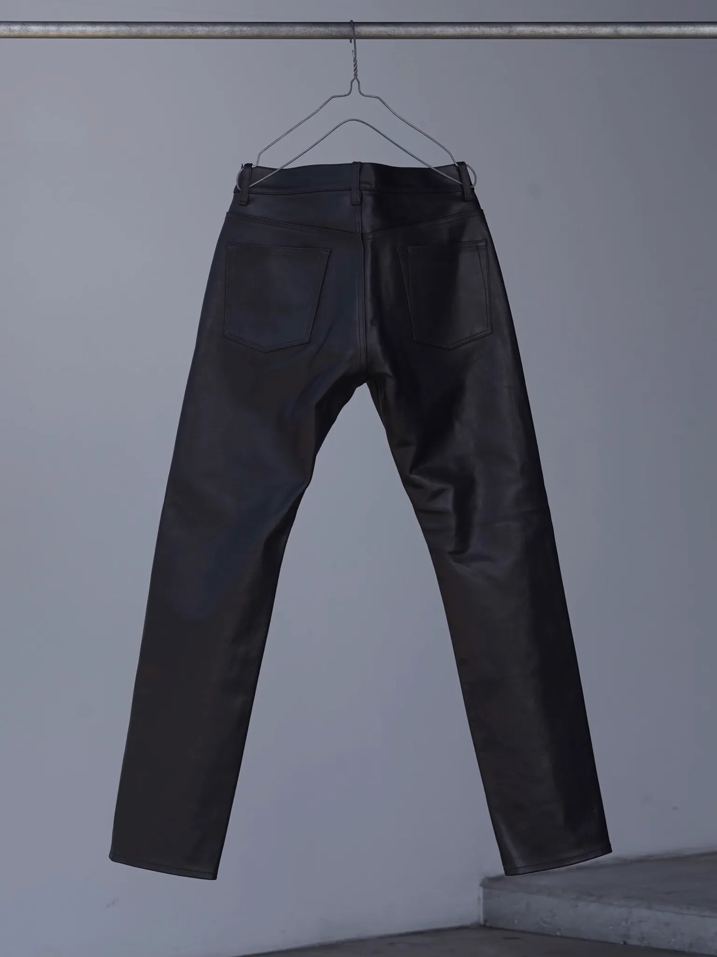 COMOLI | レザー 5Pパンツ BLACK