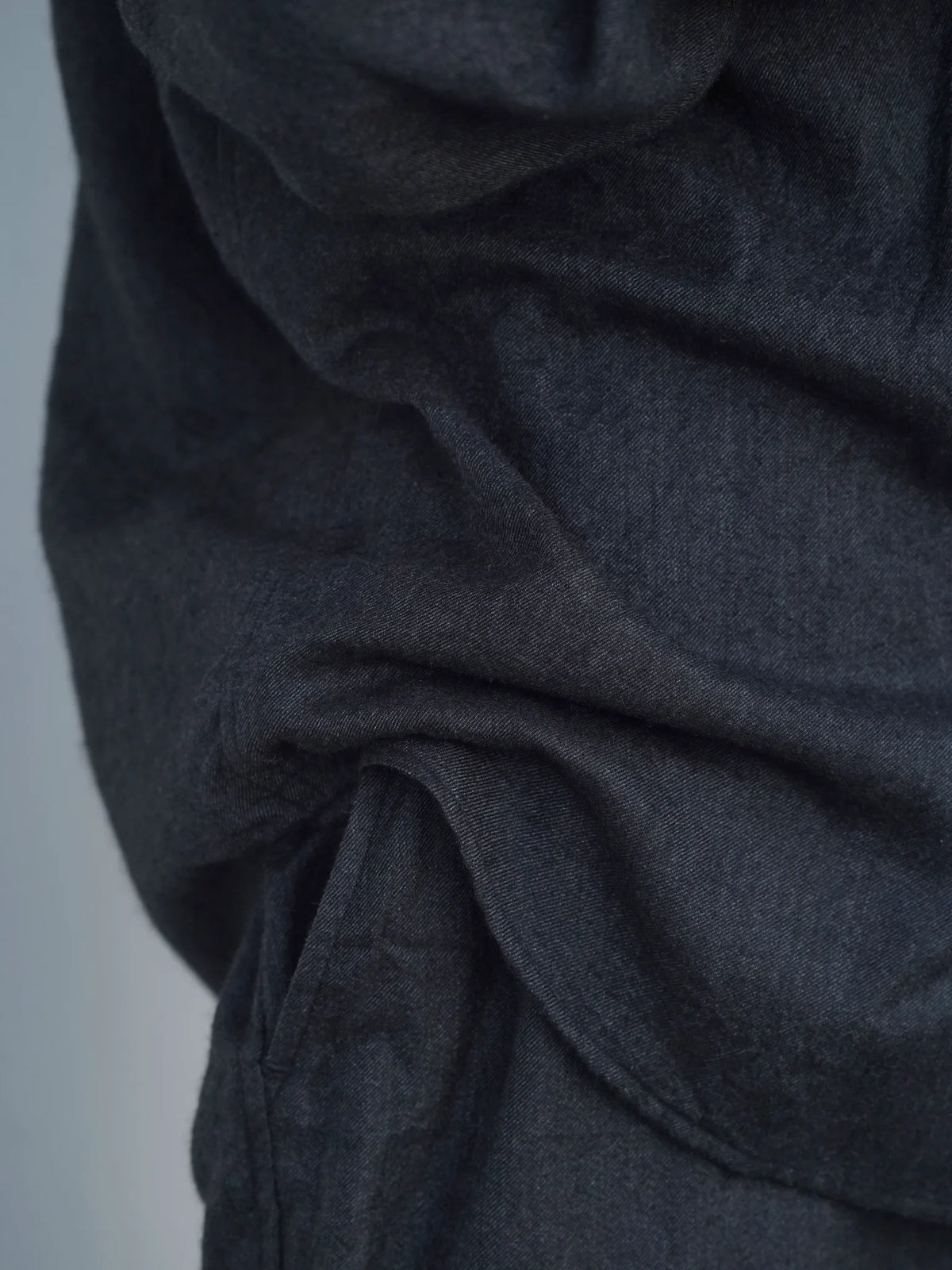 COMOLI | カシミヤシルク シャツ CHARCOAL