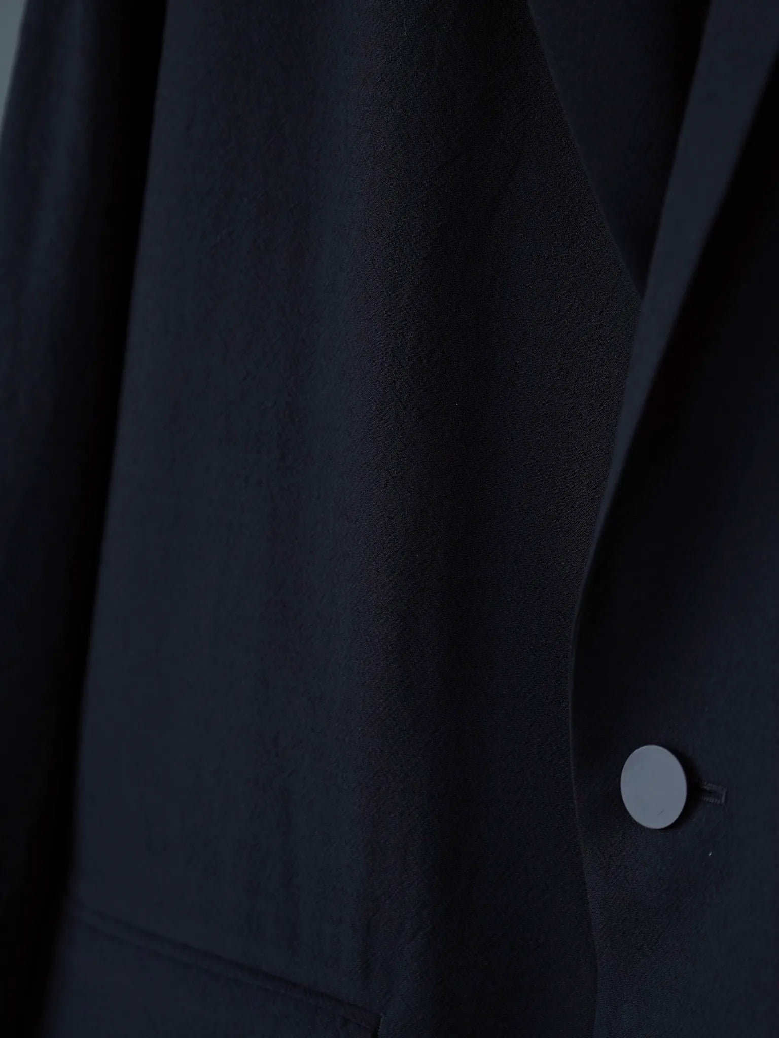 irenisa-relaxed-shoulder-jacket-black-2