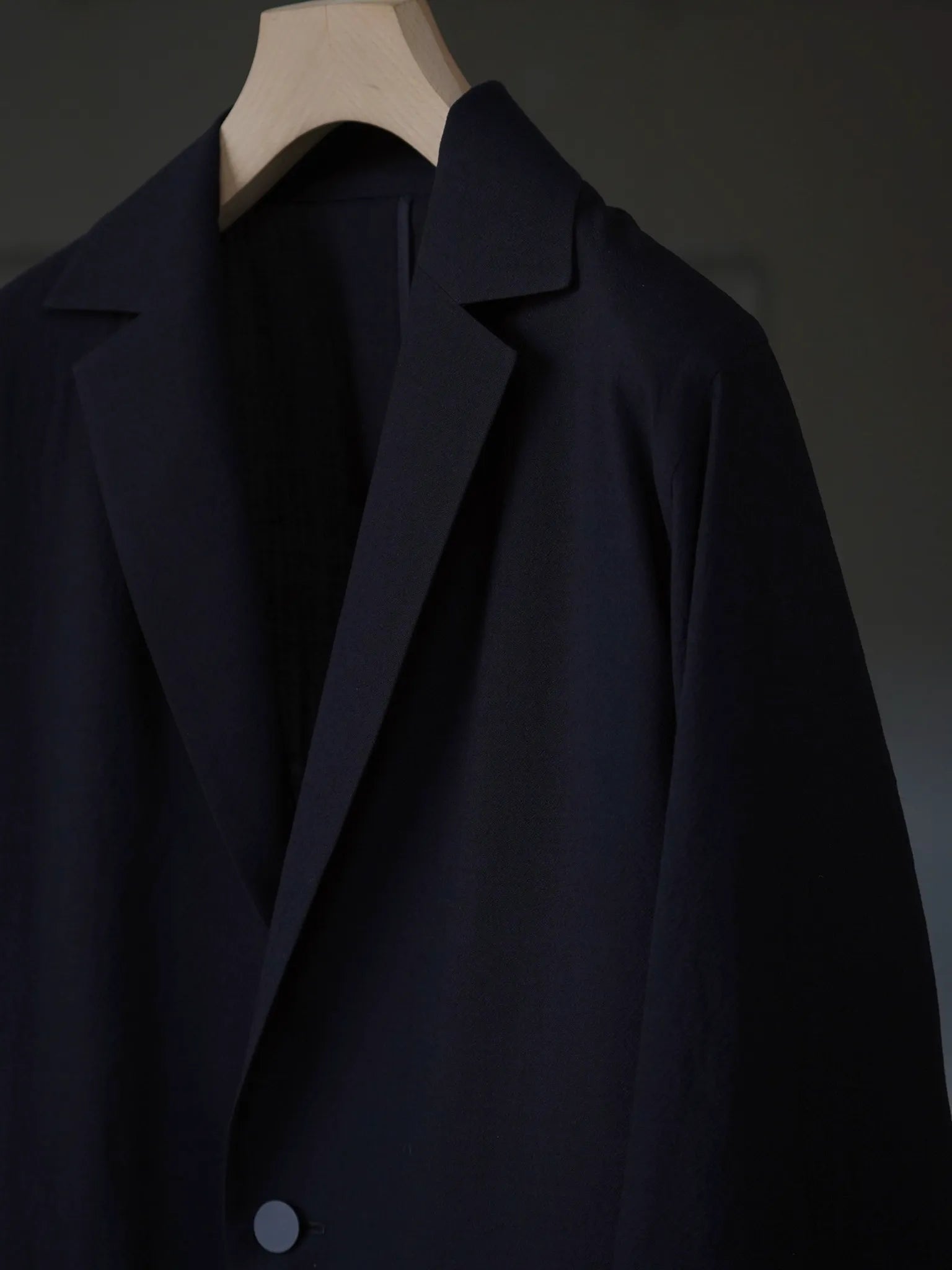 irenisa-relaxed-shoulder-jacket-black-4