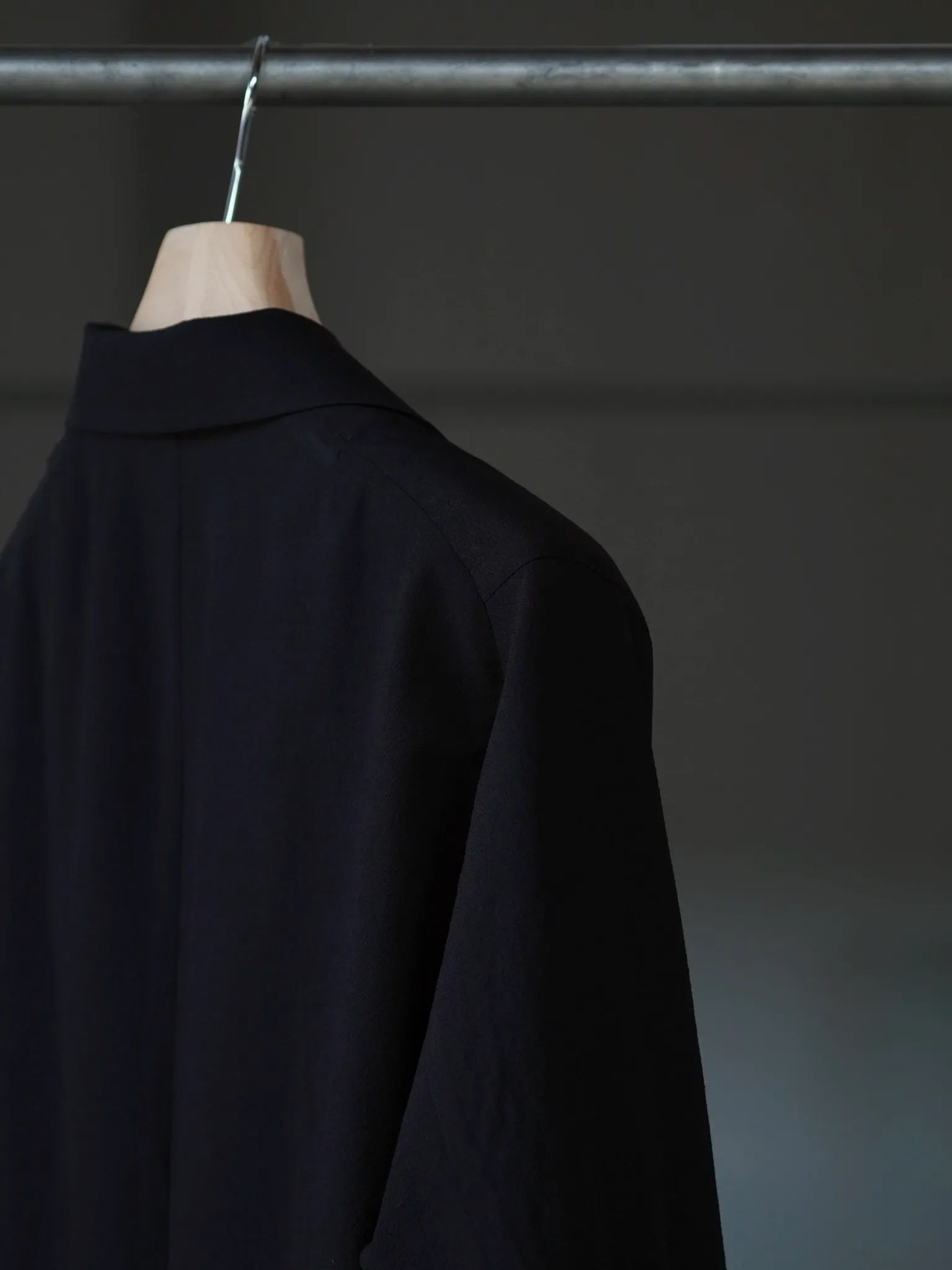 irenisa-relaxed-shoulder-jacket-black-6