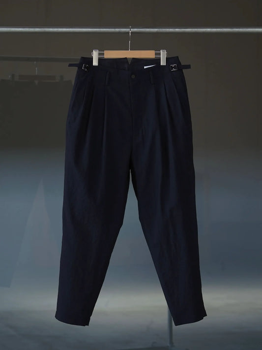 IRENISA | THREE TUCKS TAPERED PANTS BLACK