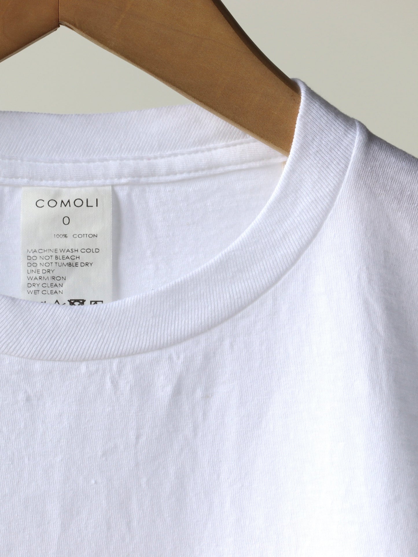 comoli-サープラス-tシャツ-white-2