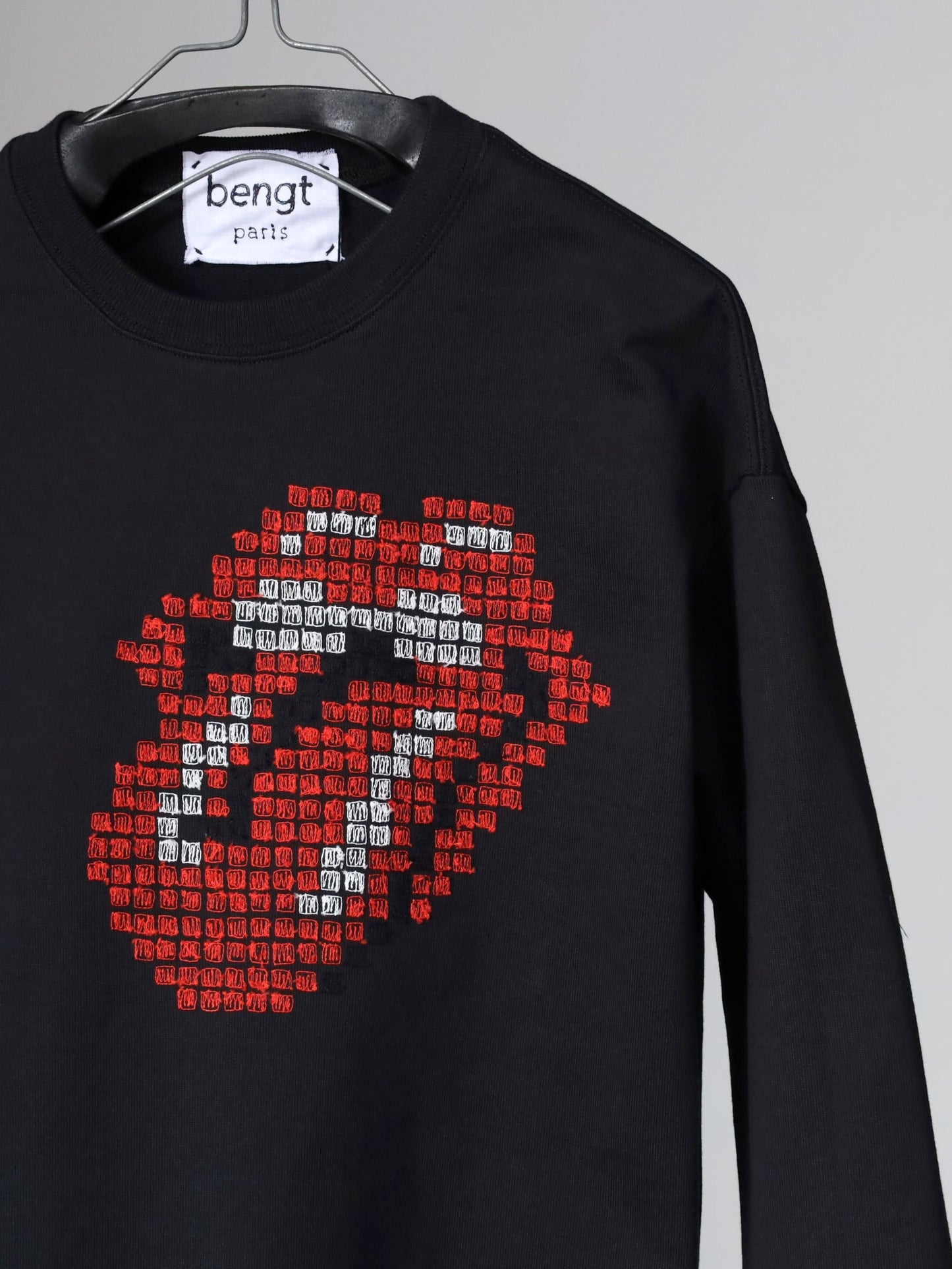 bengt-paris-sweat-pixel-tongue-black-4