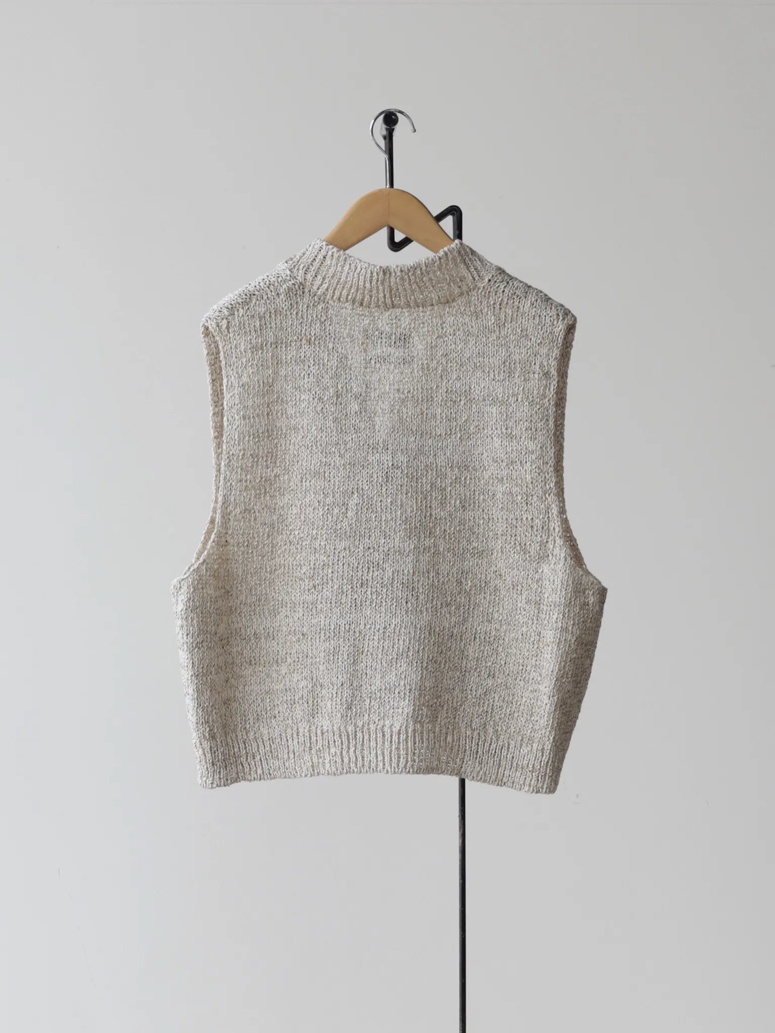 amachi-swallow-knit-vest-beige-2