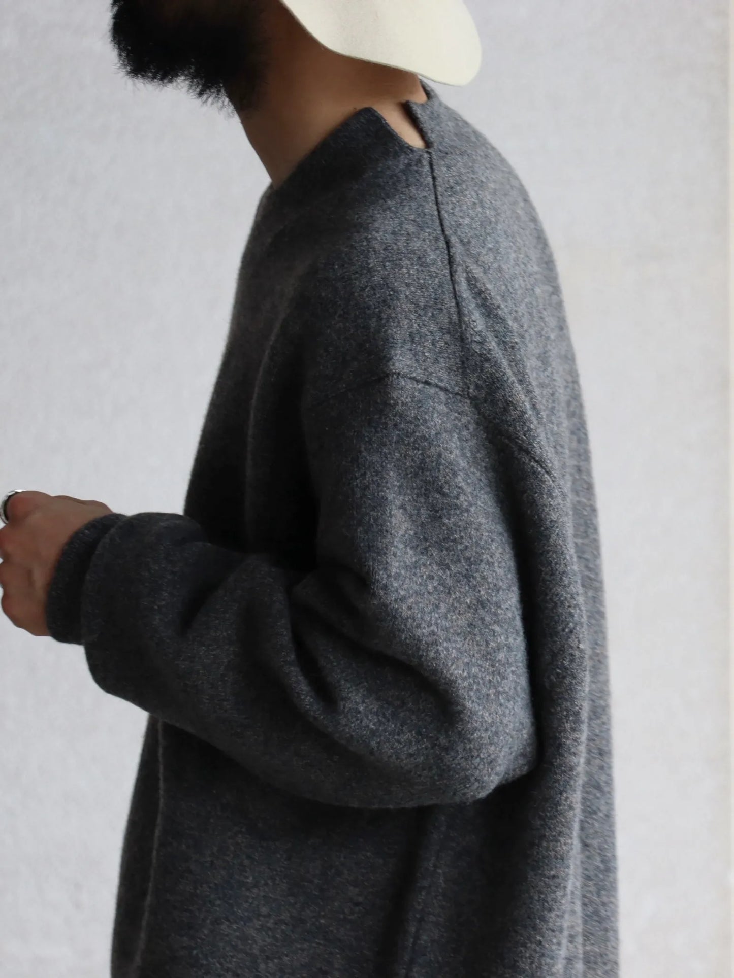 nonnotte-slit-crew-neck-pullover-grey-top-yak-natural-3