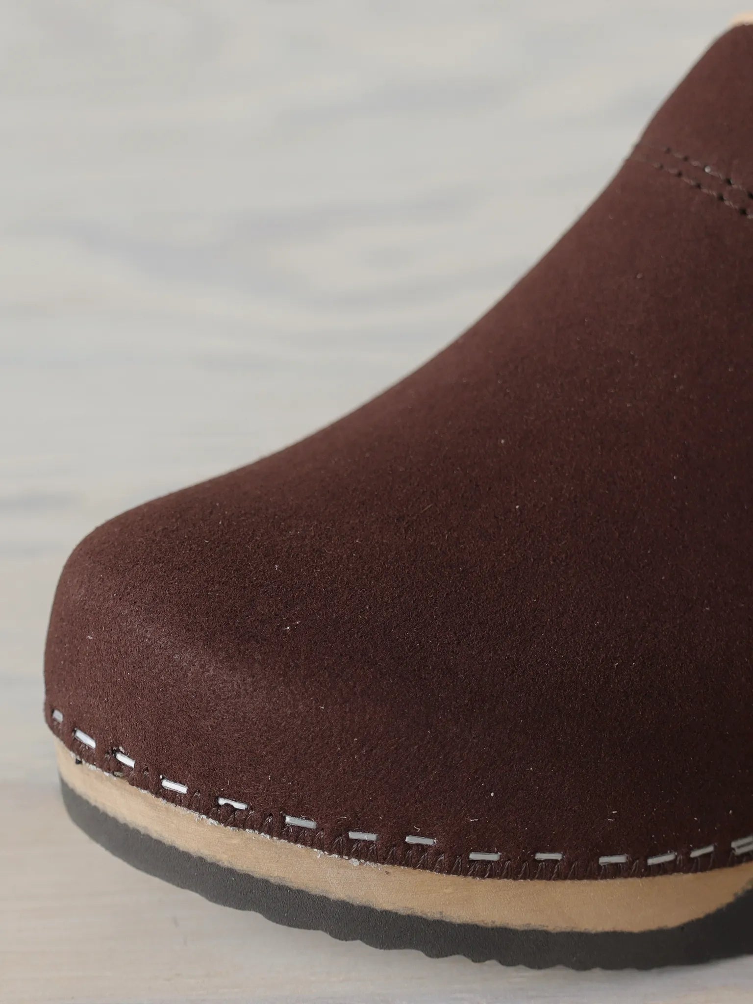 the-inoue-brothers-magnafied-embla-clogs-vegan-suede-tobacco-6