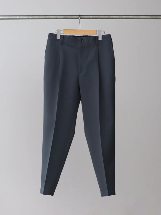 graphpaper-scale-off-wool-tapered-slacks-c-gray-1-1
