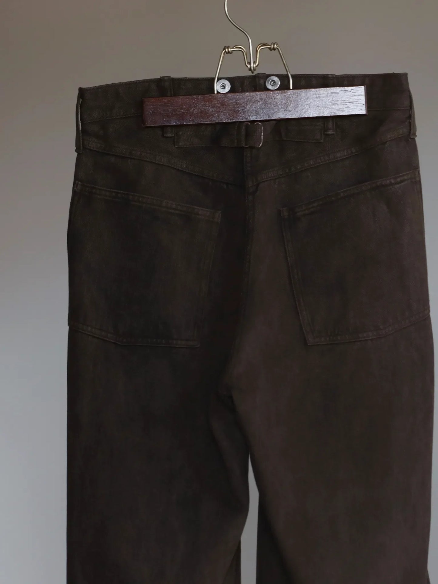 t-t-buckle-backedtrousers-mud-dyed-brown-3