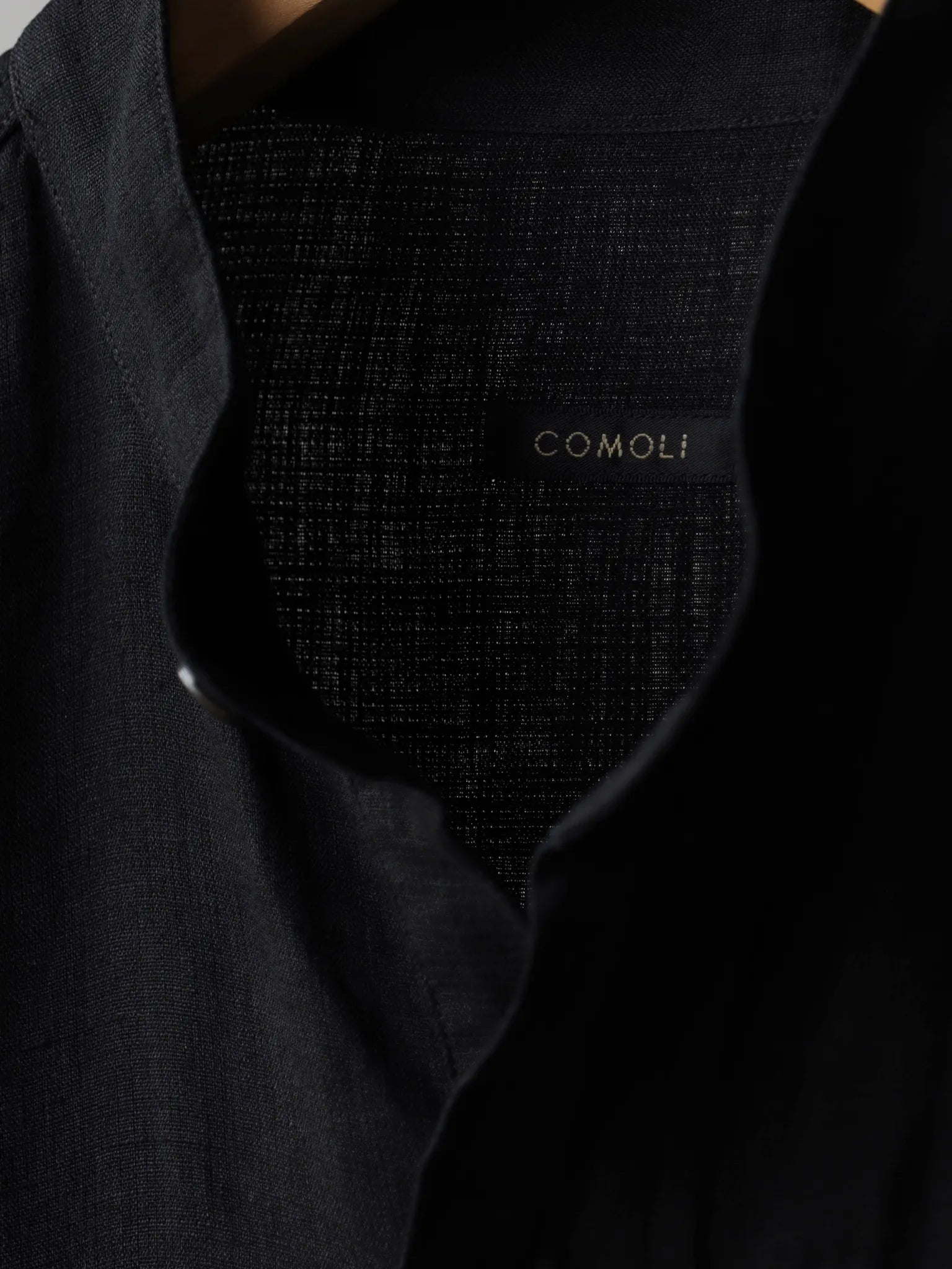comoli-リネンwクロス-プルオーバーシャツ-black-1-4