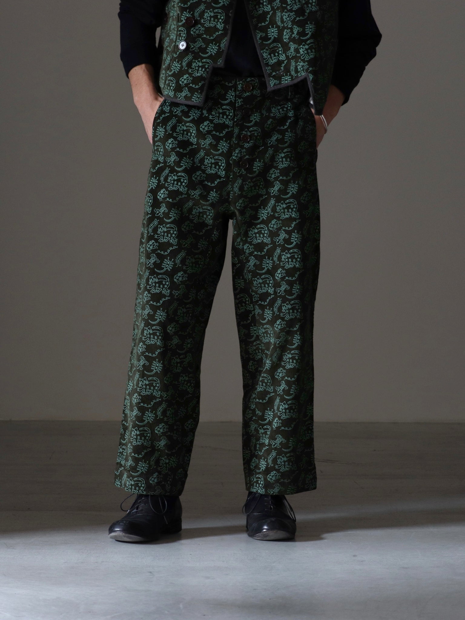 seventyfive-merchants-trousers-printed-olive-7