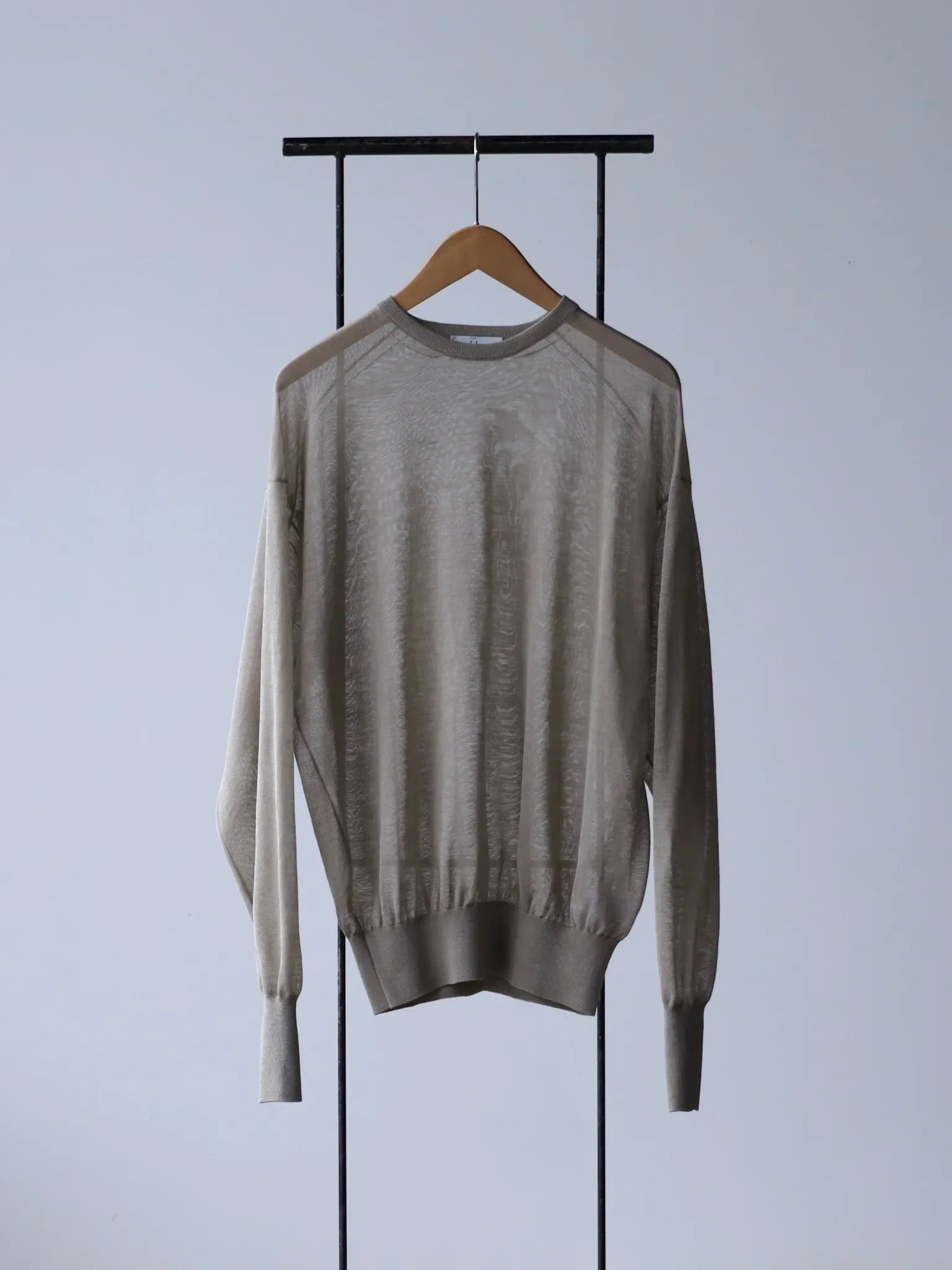 herill-ramie-high-gauge-crew-neck-beige-1