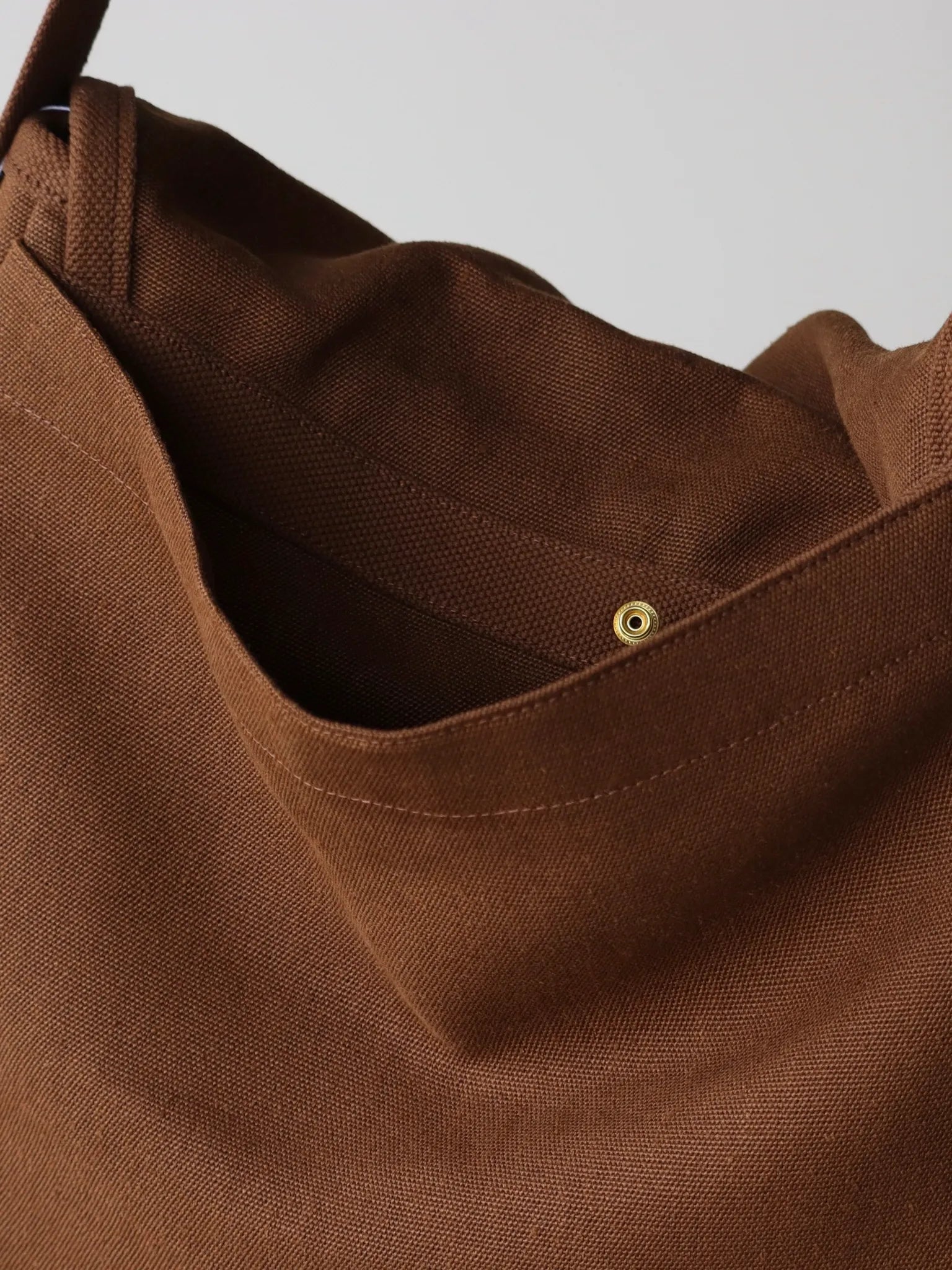 comoli-ヘンプダック-ショルダーバッグ-brown-4