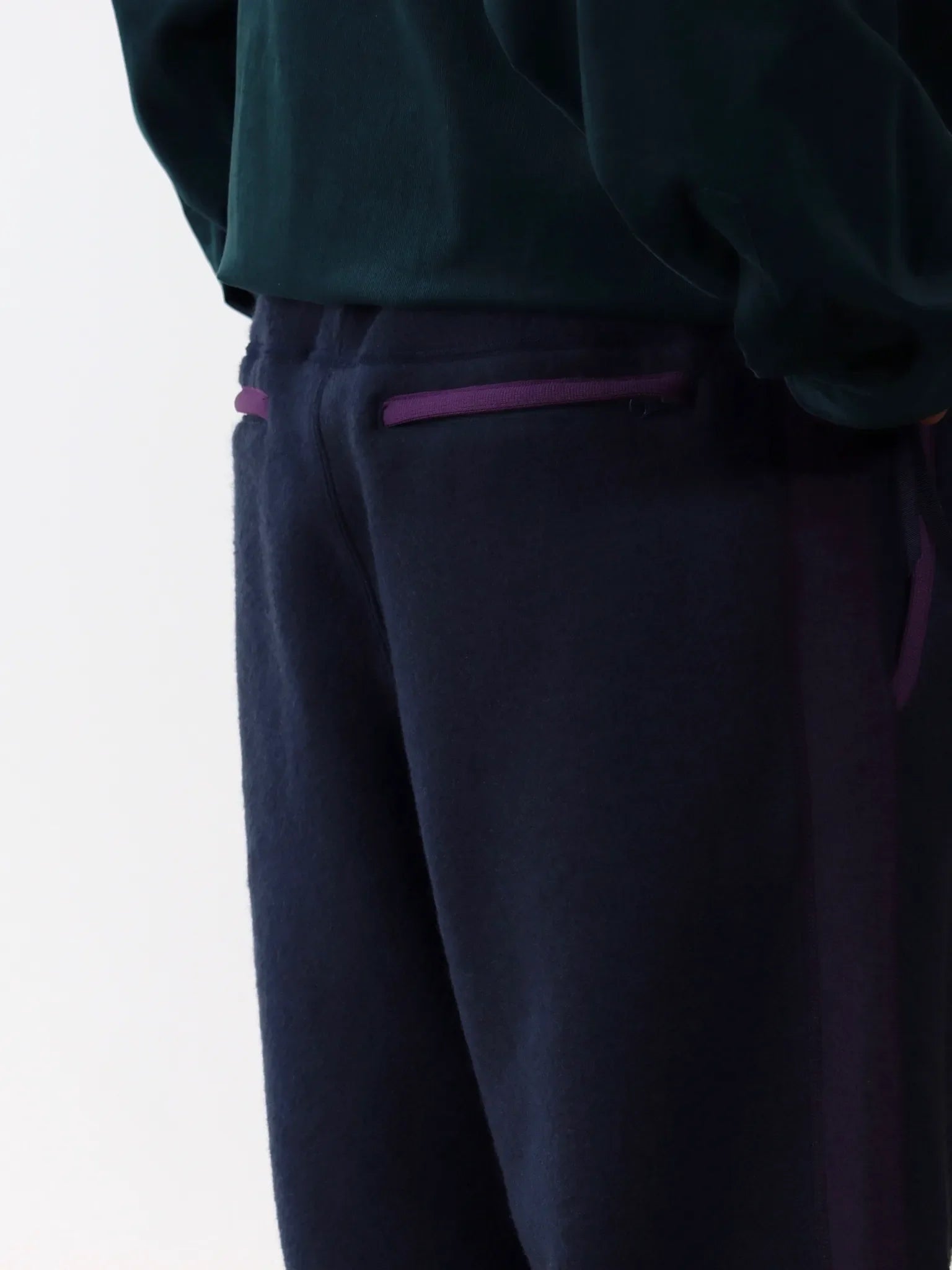 graphpaper-wool-fleece-pants-navy-4