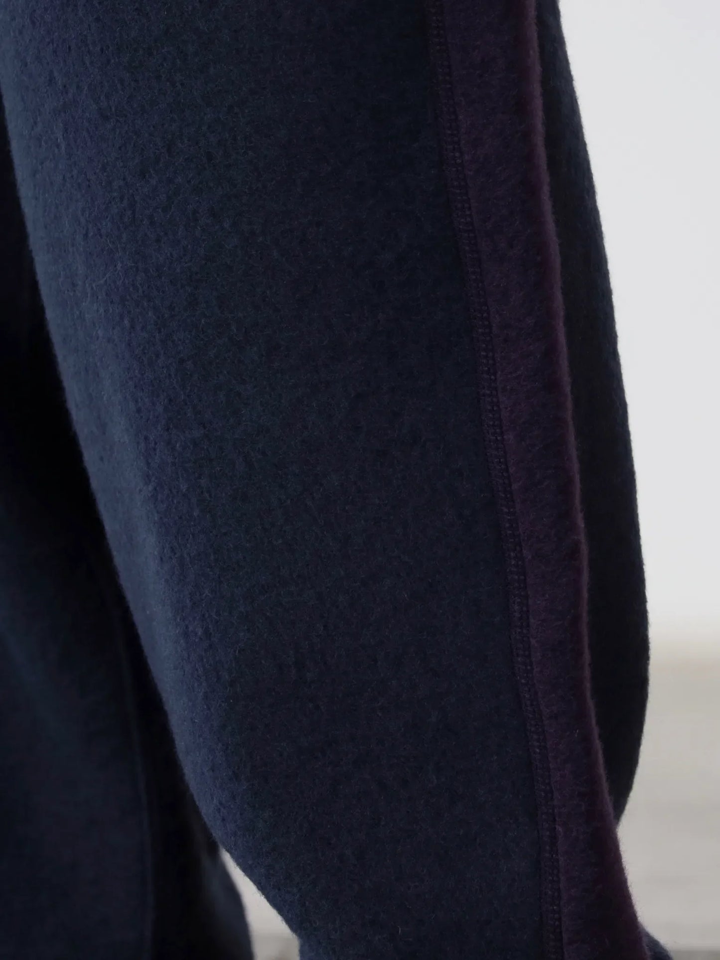 graphpaper-wool-fleece-pants-navy-5