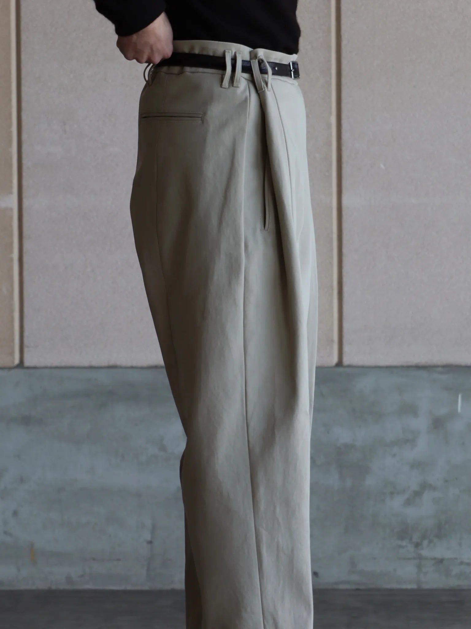 nonnotte-draping-crotch-trouser-type-a-smoke-grey-4