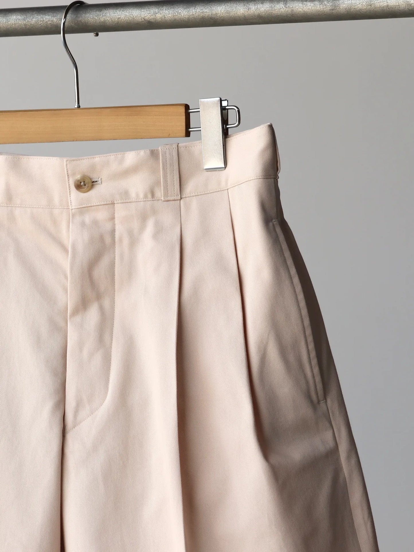 herill-egyptian-cotton-chino-shorts-hlbeige-3