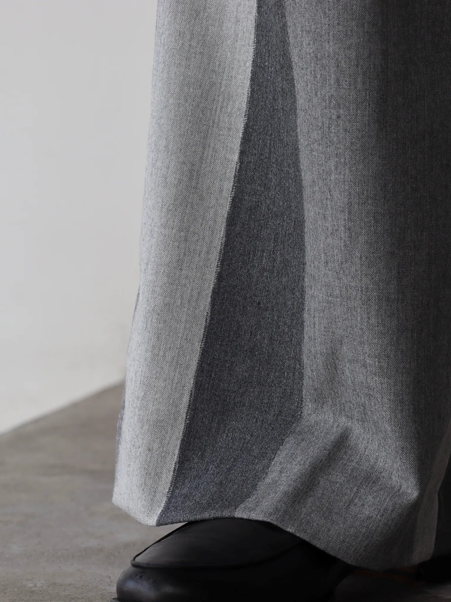 amachi-texture-fluction-pants-gray-7