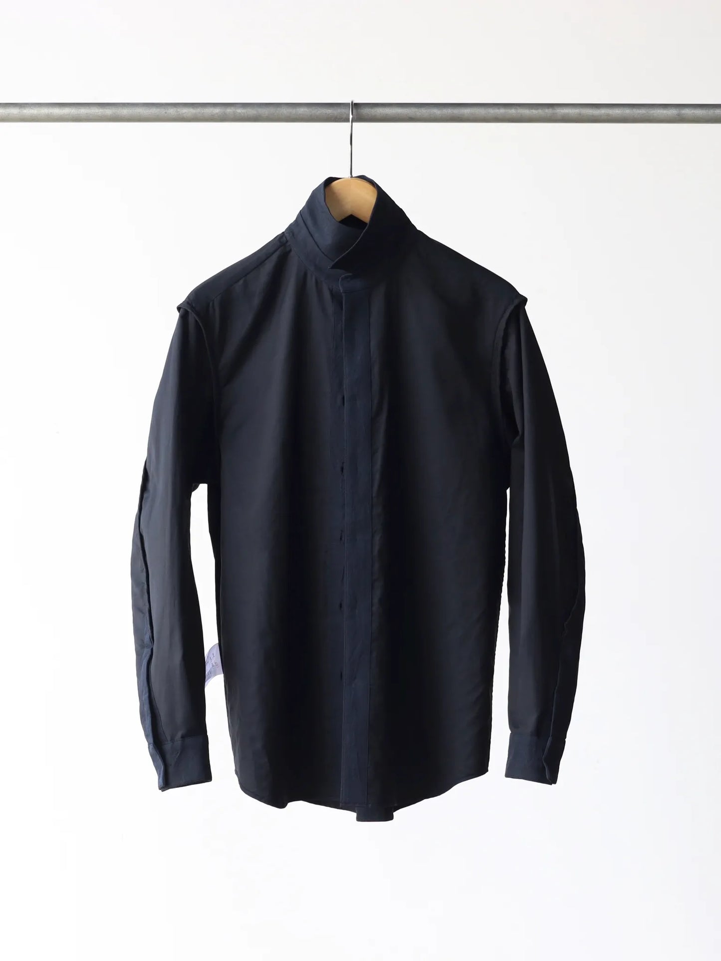 山内 | 塩縮加工コットンリネンシャツ charcoal navy