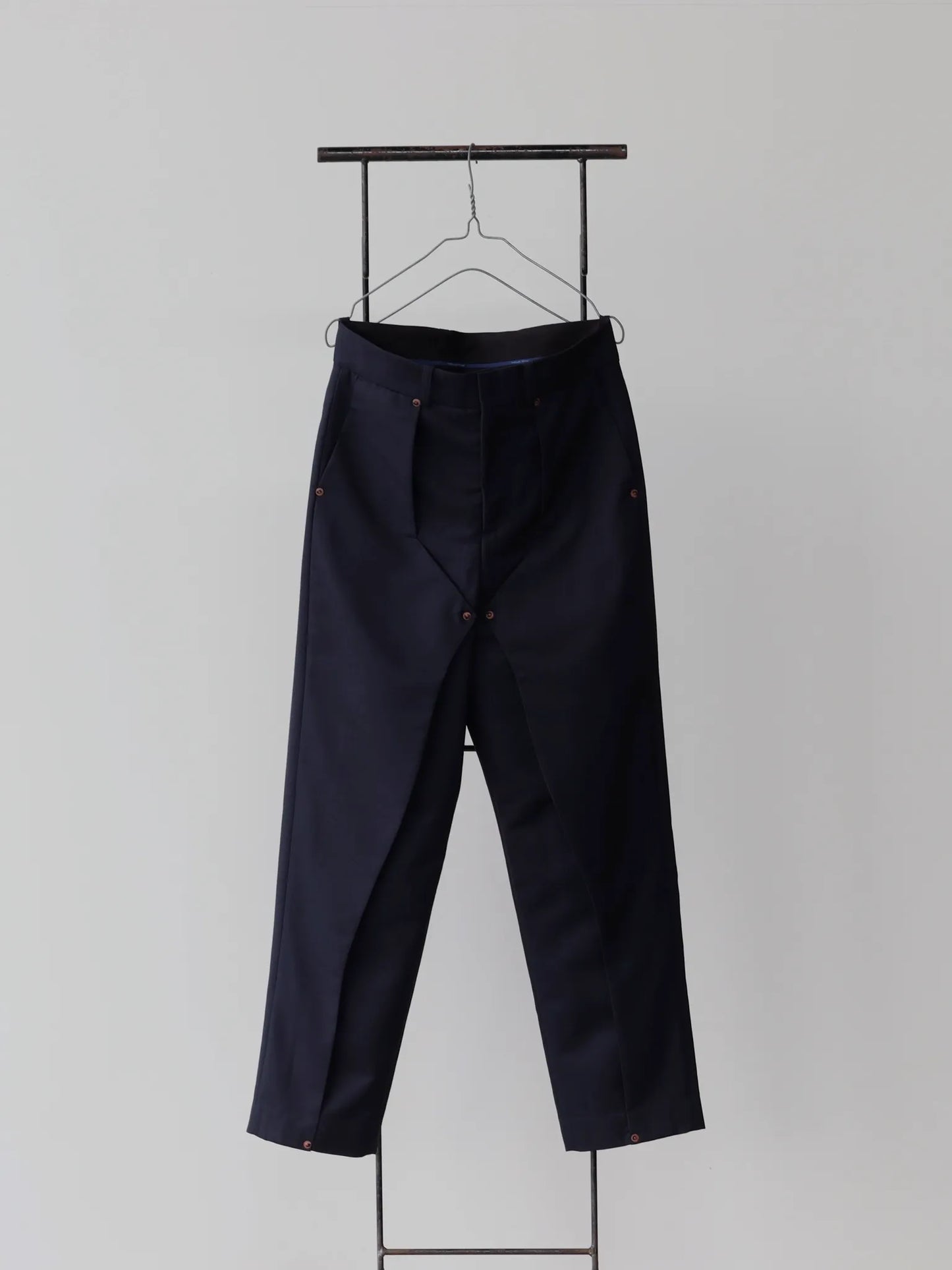 nobuyuki-matsui-urban-slacks-navy-1