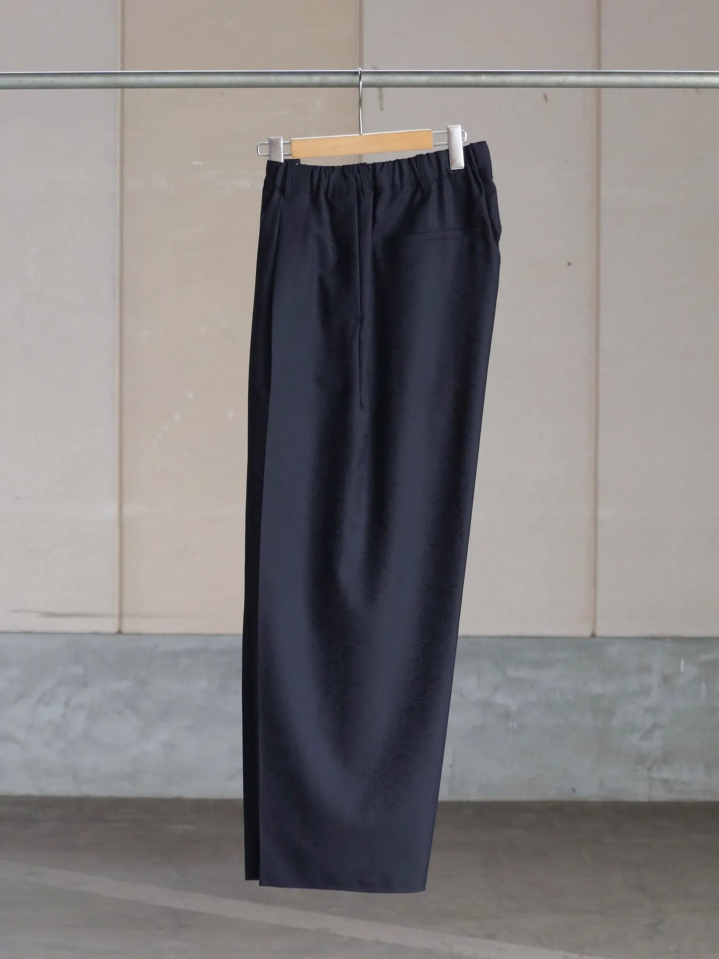 nonnotte | Draping Elastic In Tuck Wide Trousers DeepNavy×BlackTop