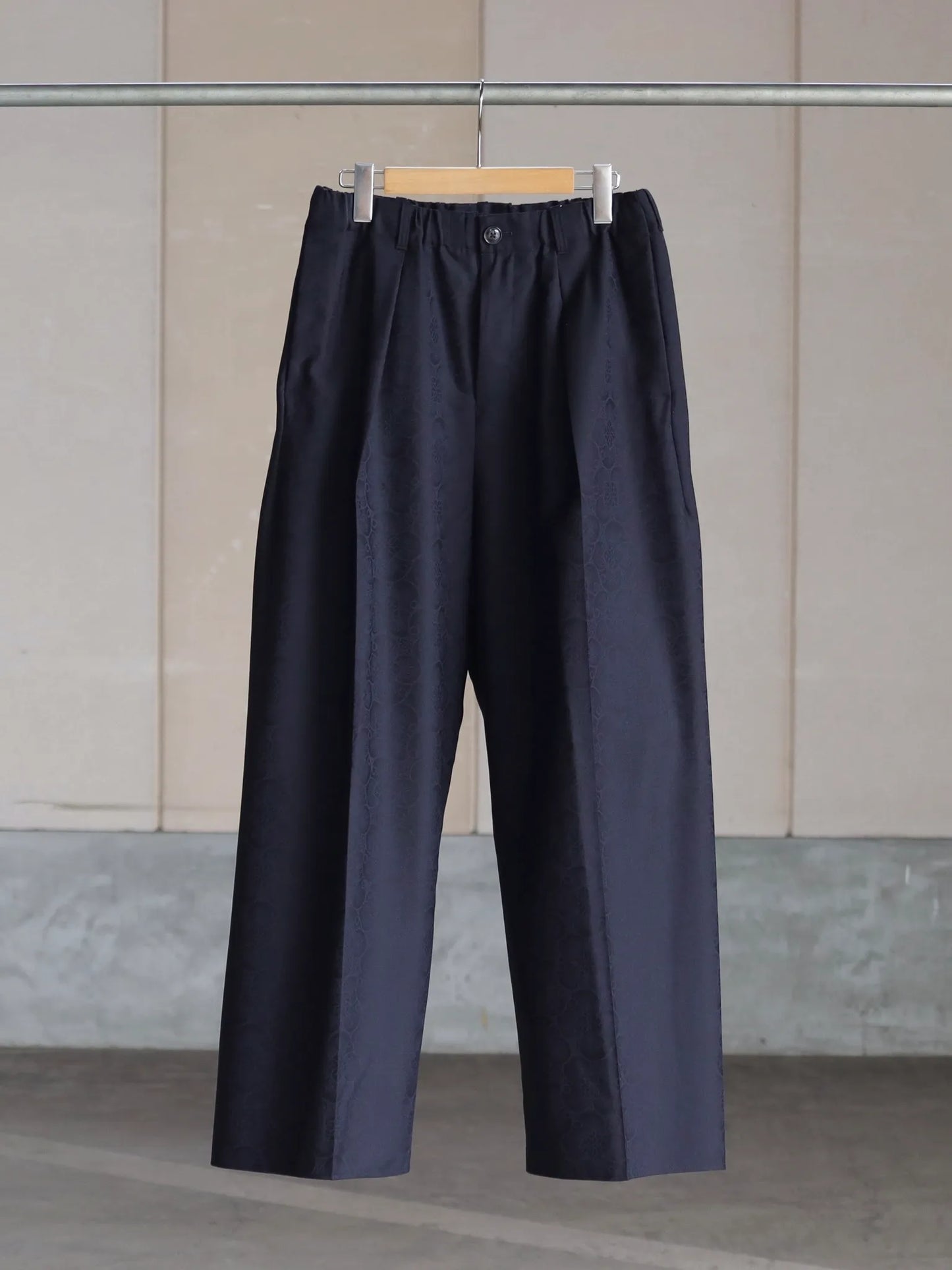 nonnotte | Draping Elastic In Tuck Wide Trousers DeepNavy×BlackTop