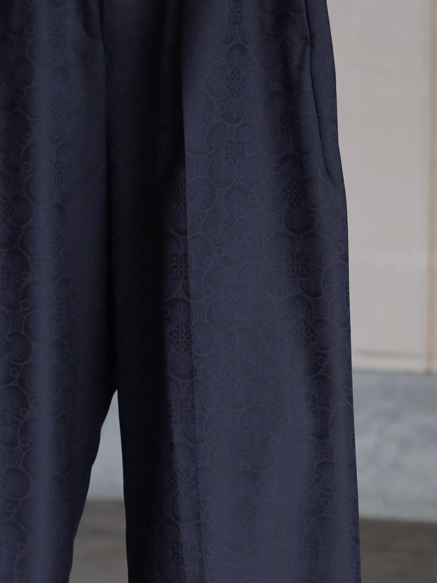 nonnotte | Draping Elastic In Tuck Wide Trousers DeepNavy×BlackTop