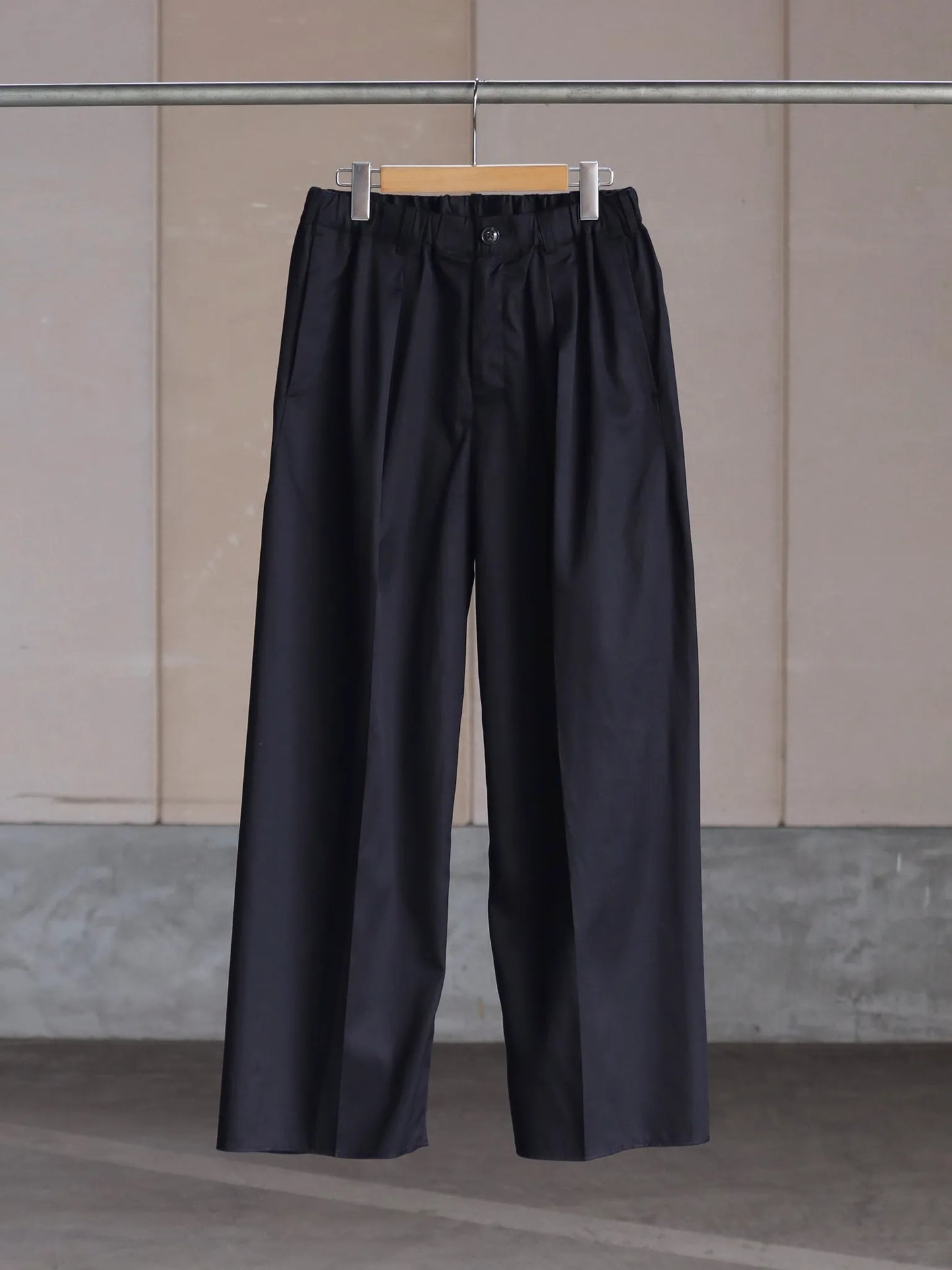 nonnotte | Draping Elastic In Tuck Wide Trousers Caviar