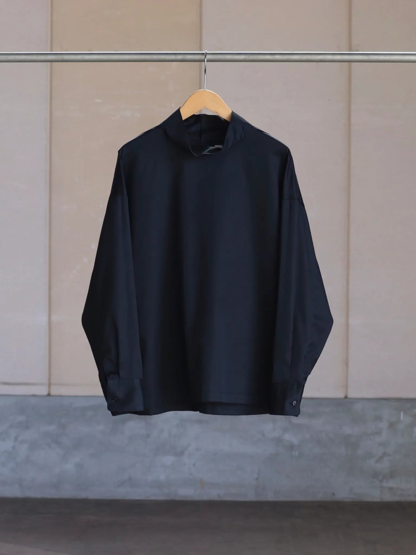 nonnotte | Semi Mock Neck Smock Shirt Caviar