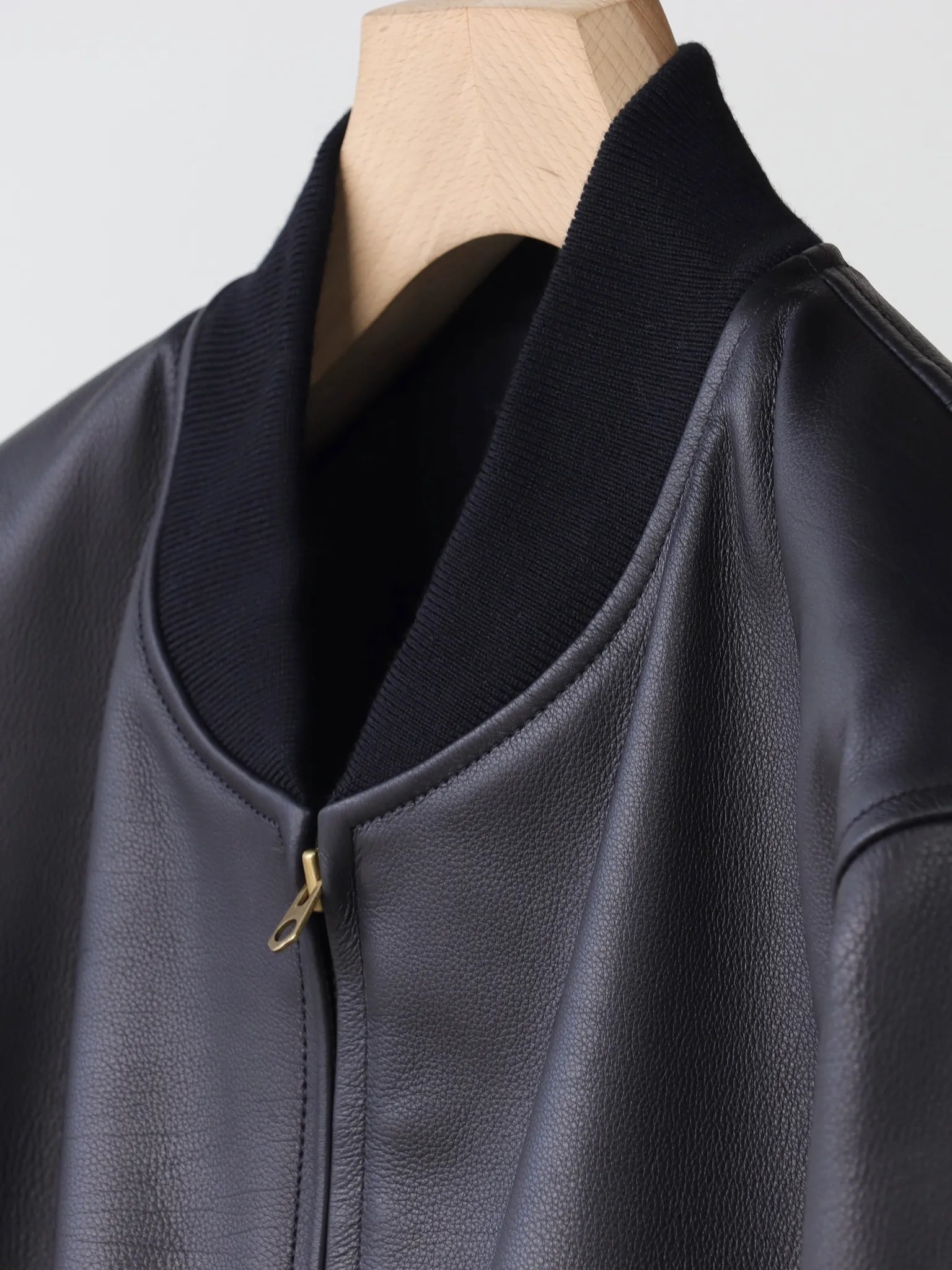 COMOLI Calfskin Zip Blouson BLACK | CASANOVA&CO Online Store COMOLI Calfskin Zip Blouson BLACK | CASANOVA&CO Online Store