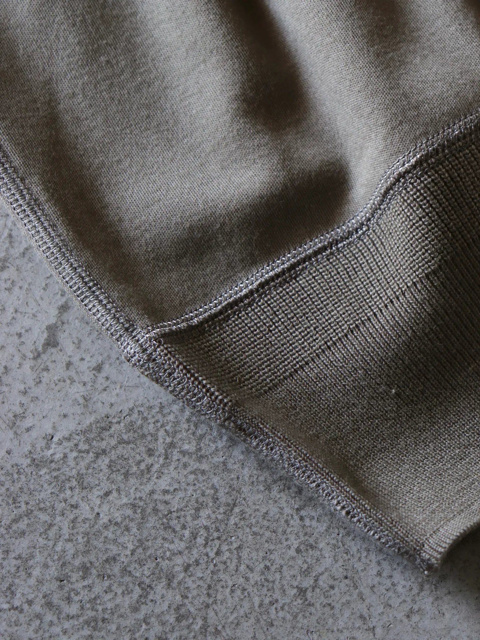 olde-homesteader-interlock-henryneck-s-s-rustic-gray-5
