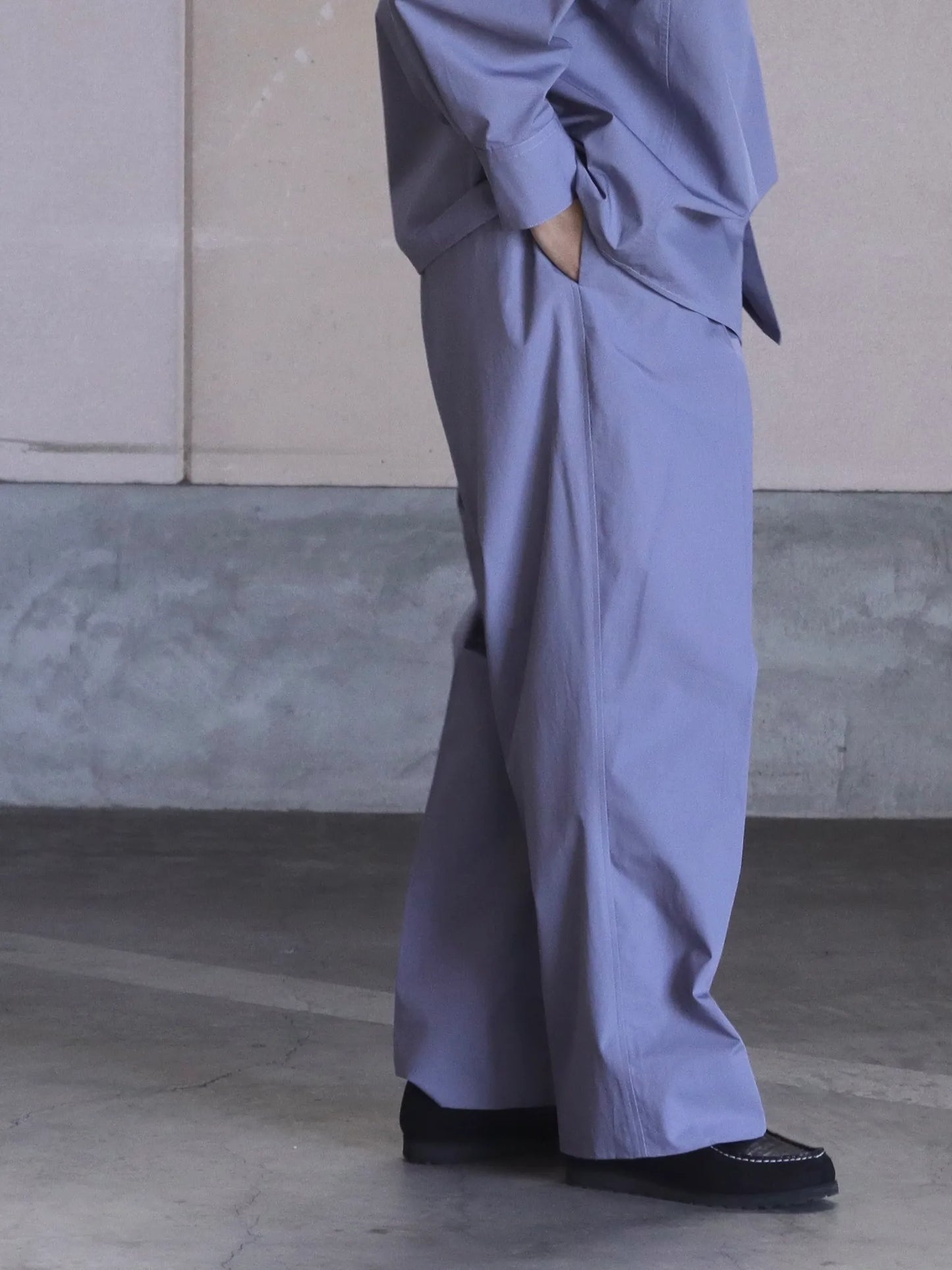 nonnotte | Draping Elastic In Tuck Wide Trousers Blue Granite