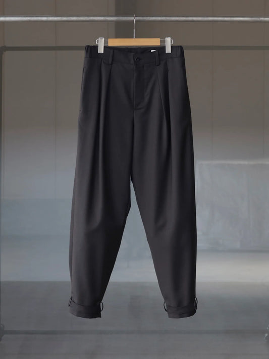 HEM STRAP TAPERD PANTS DARK CHARCOAL